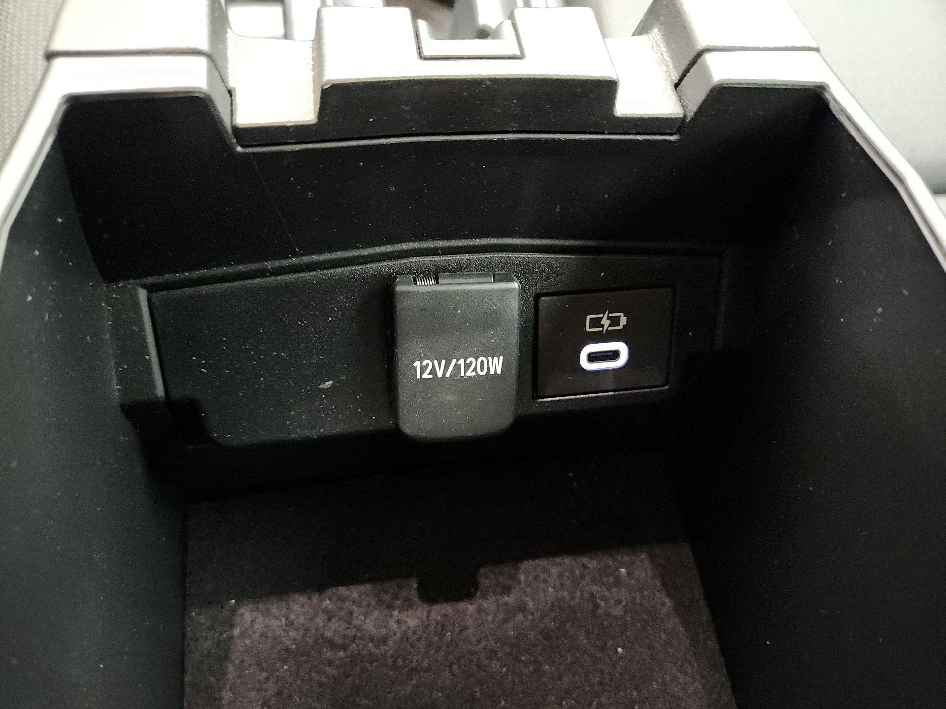 Thumbnail: 2023 Toyota Corolla - 18