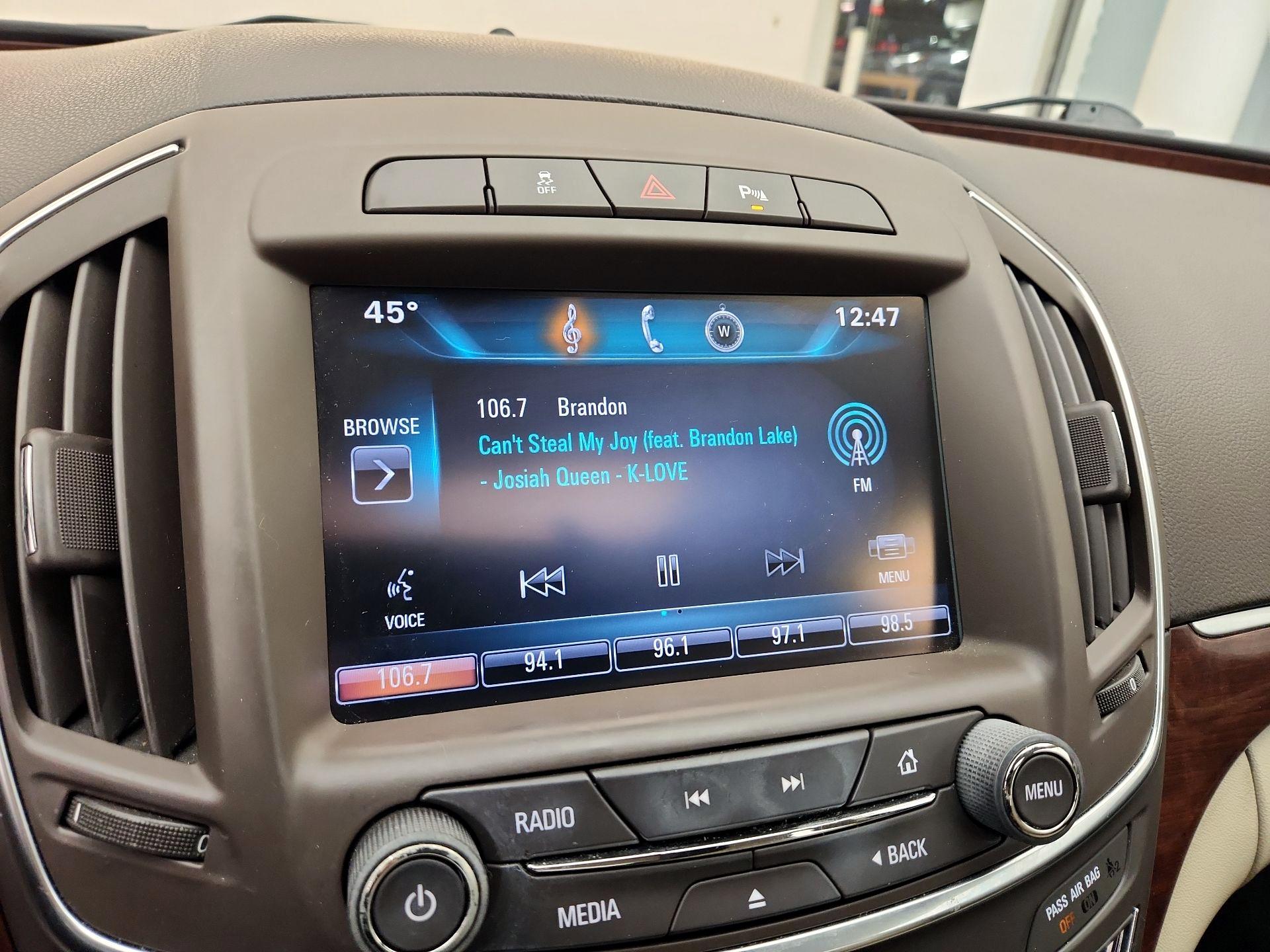 Thumbnail: 2015 Buick Regal - 16