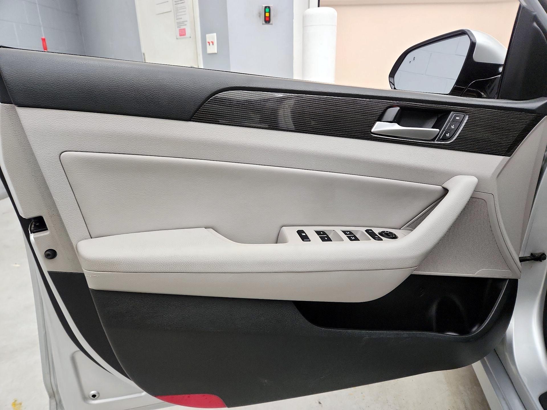 Thumbnail: 2018 Hyundai Sonata - 12