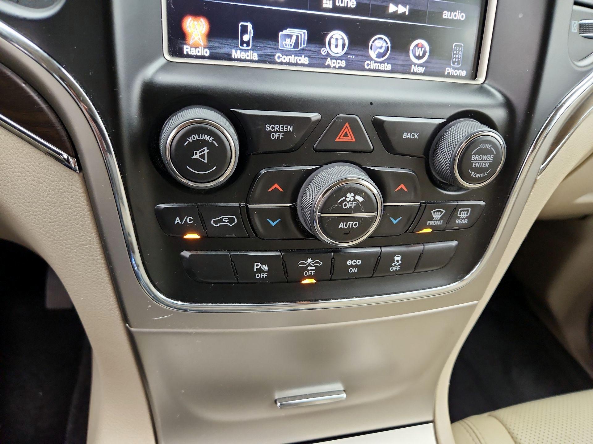 Thumbnail: 2015 Jeep Grand Cherokee - 17