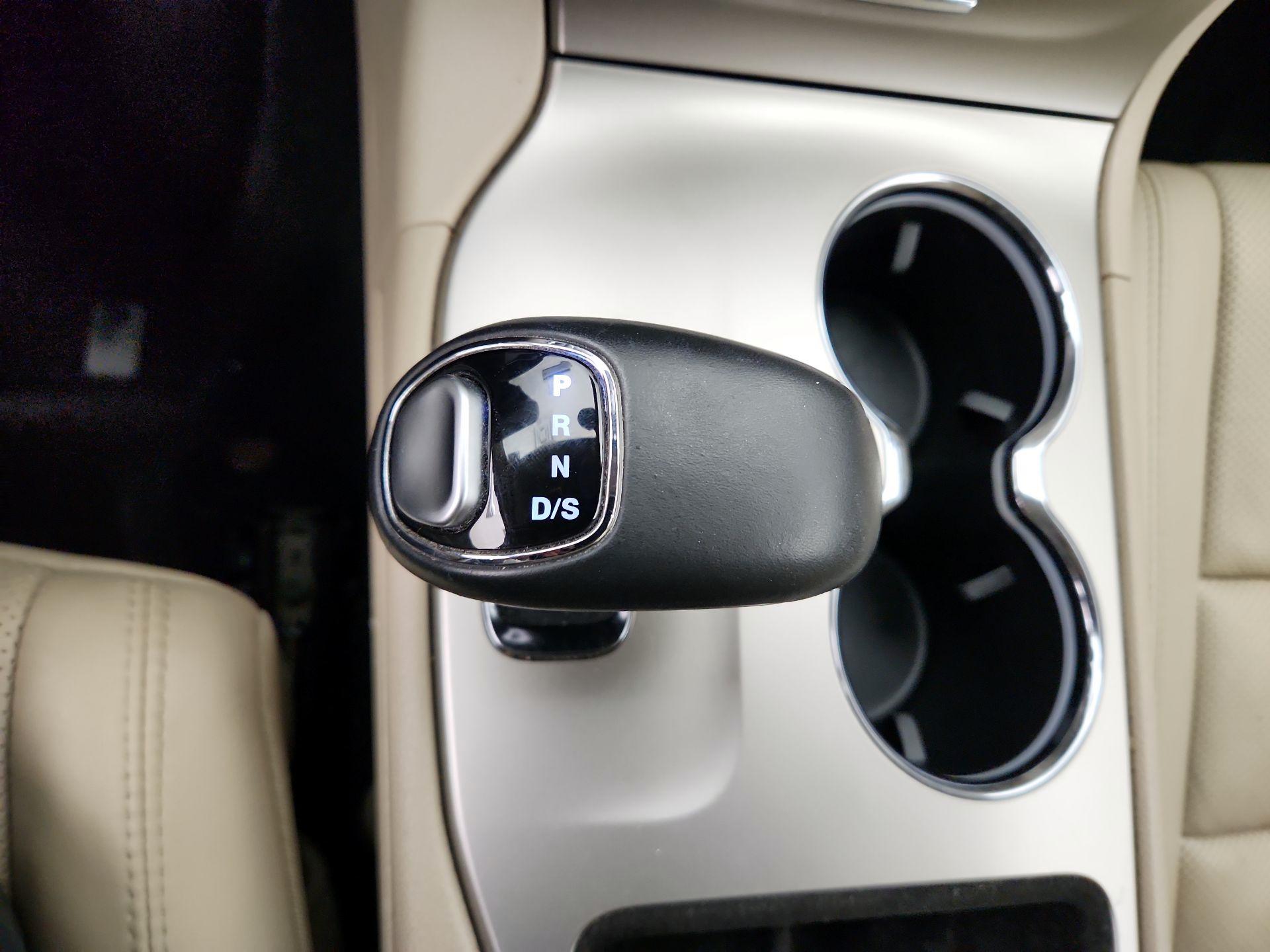 Thumbnail: 2015 Jeep Grand Cherokee - 18