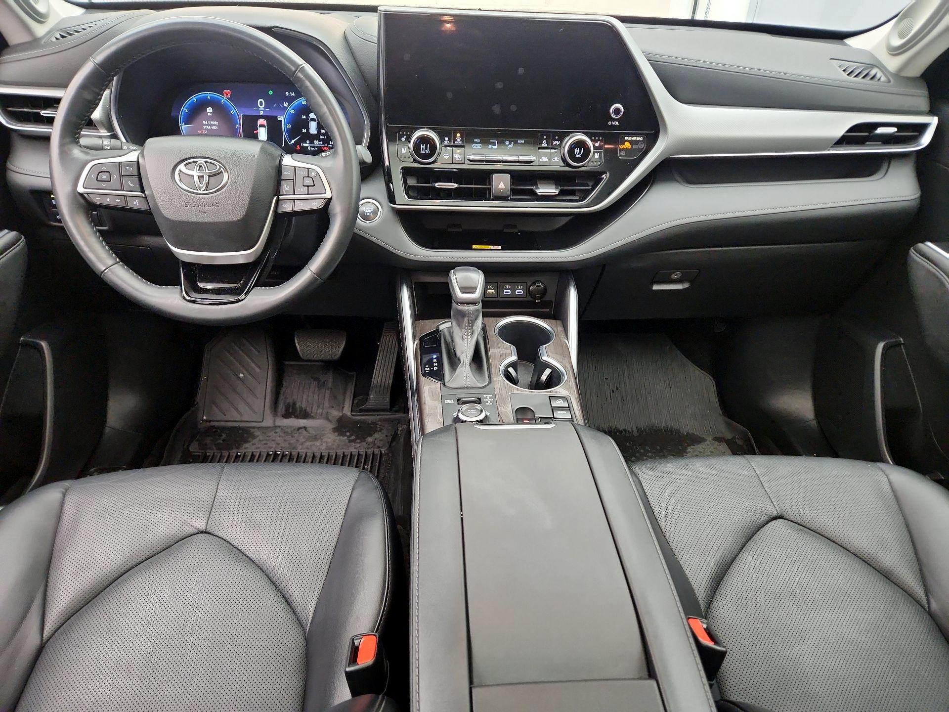 Thumbnail: 2023 Toyota Highlander - 9