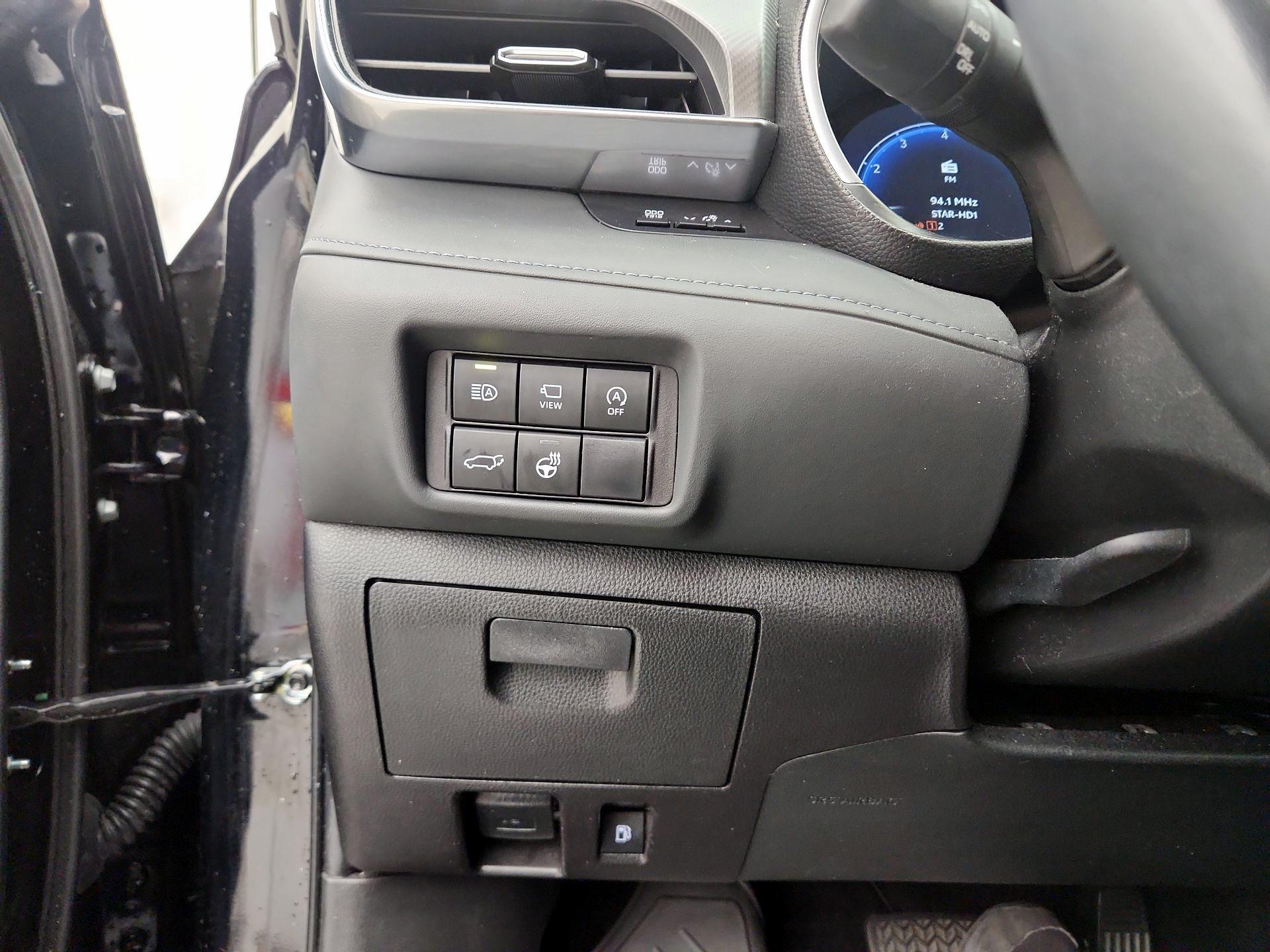 Thumbnail: 2023 Toyota Highlander - 13