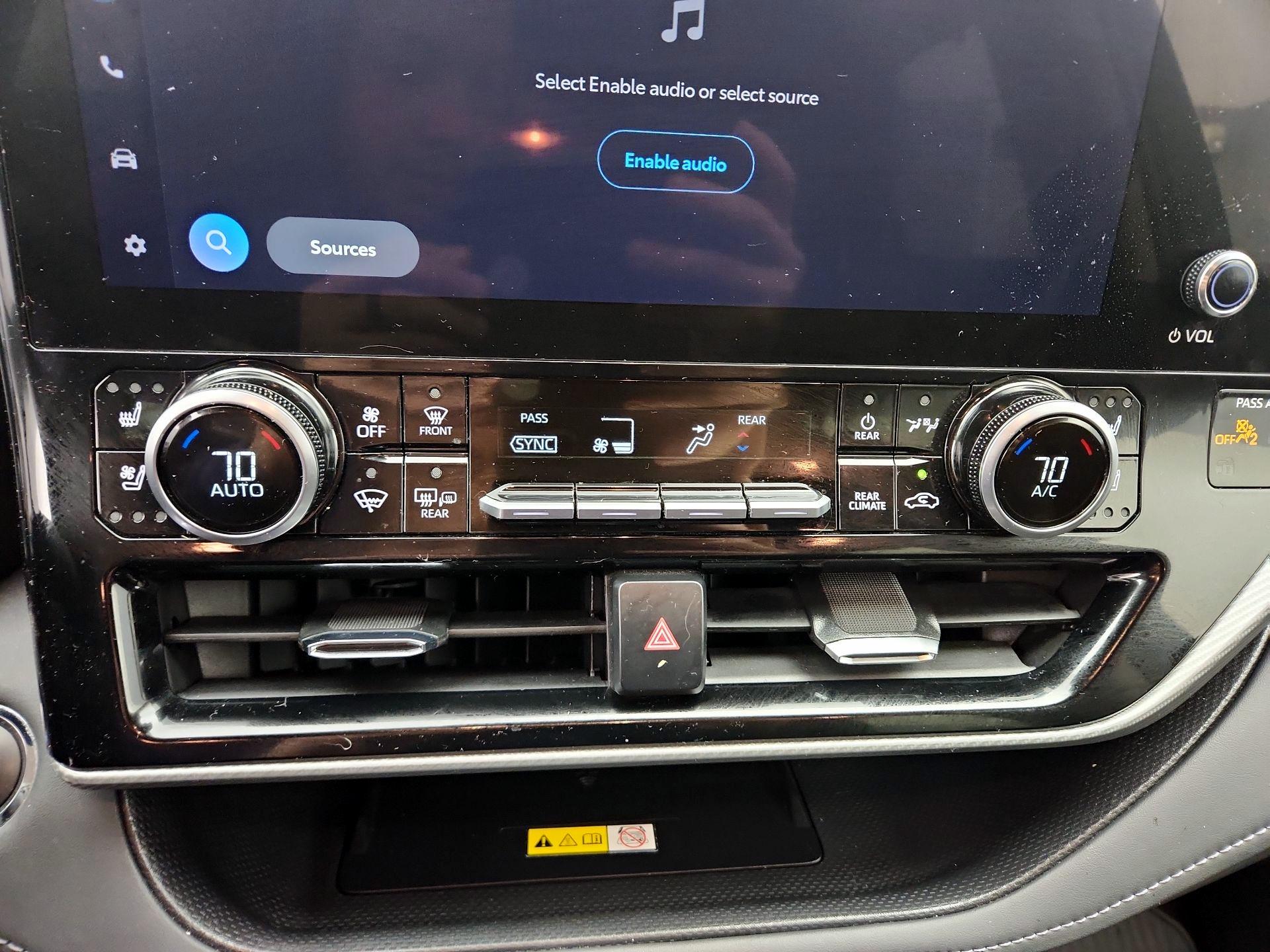 Thumbnail: 2023 Toyota Highlander - 16