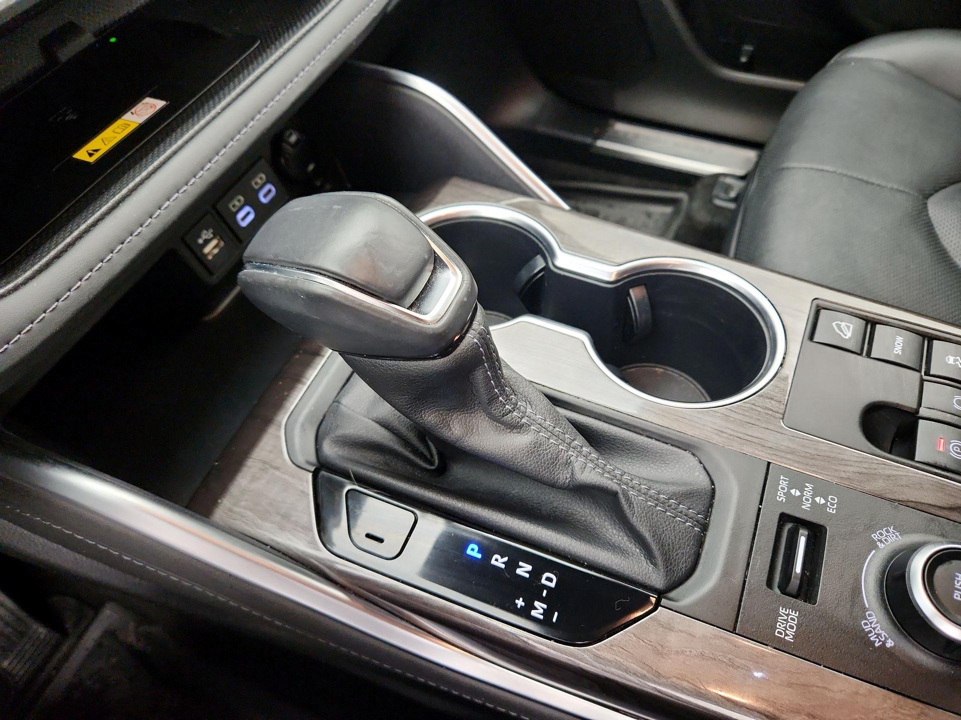 Thumbnail: 2023 Toyota Highlander - 17