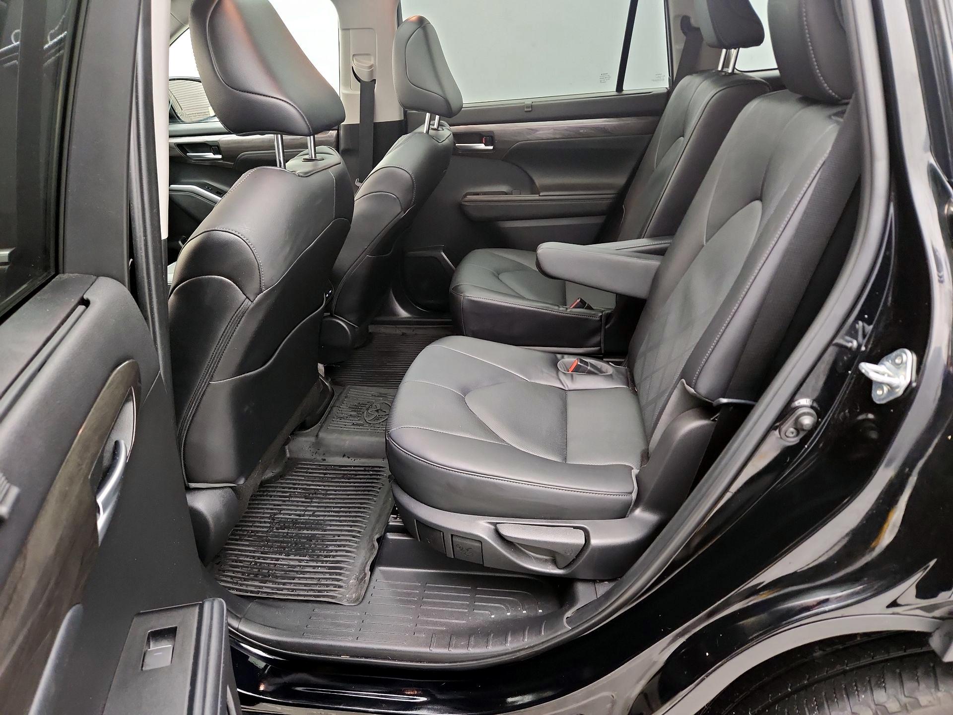 Thumbnail: 2023 Toyota Highlander - 20