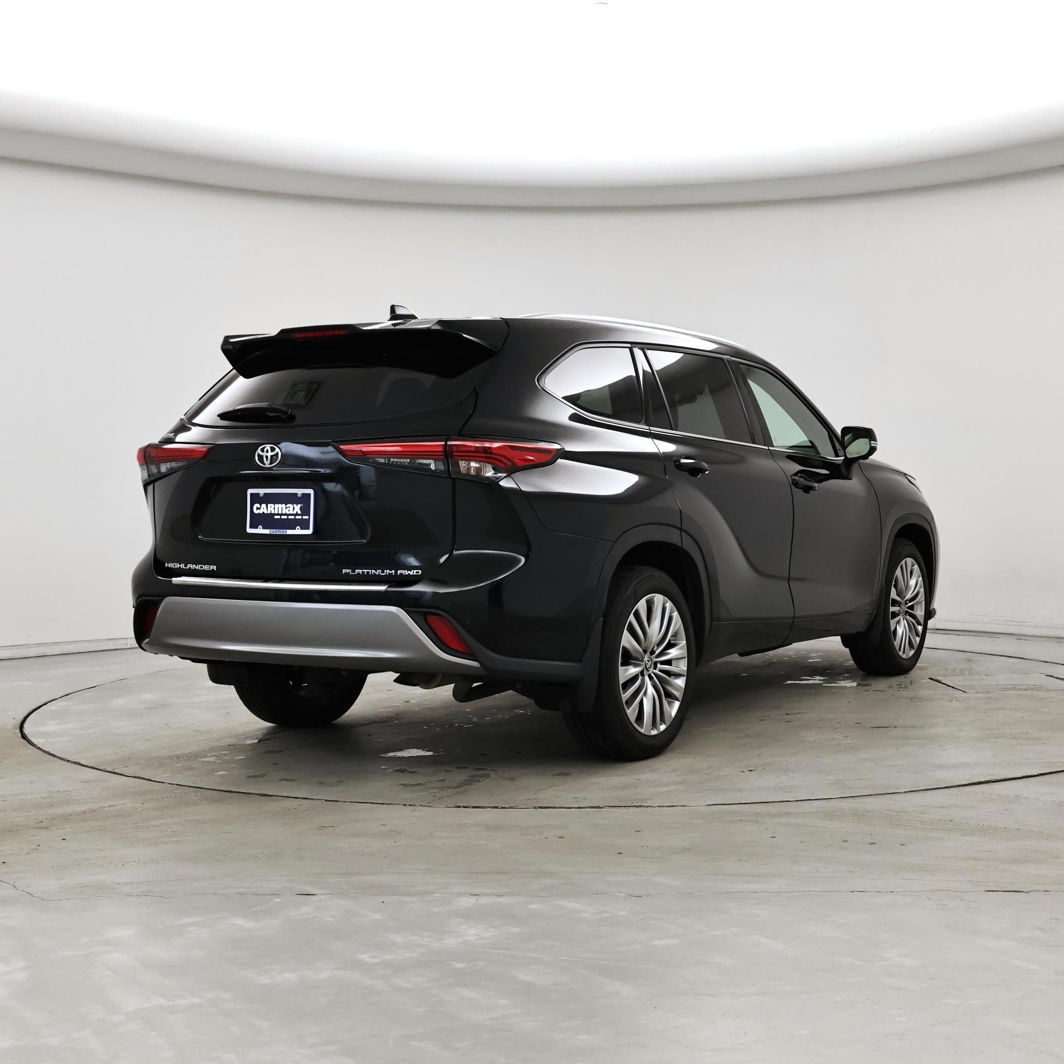 Thumbnail: 2023 Toyota Highlander - 8