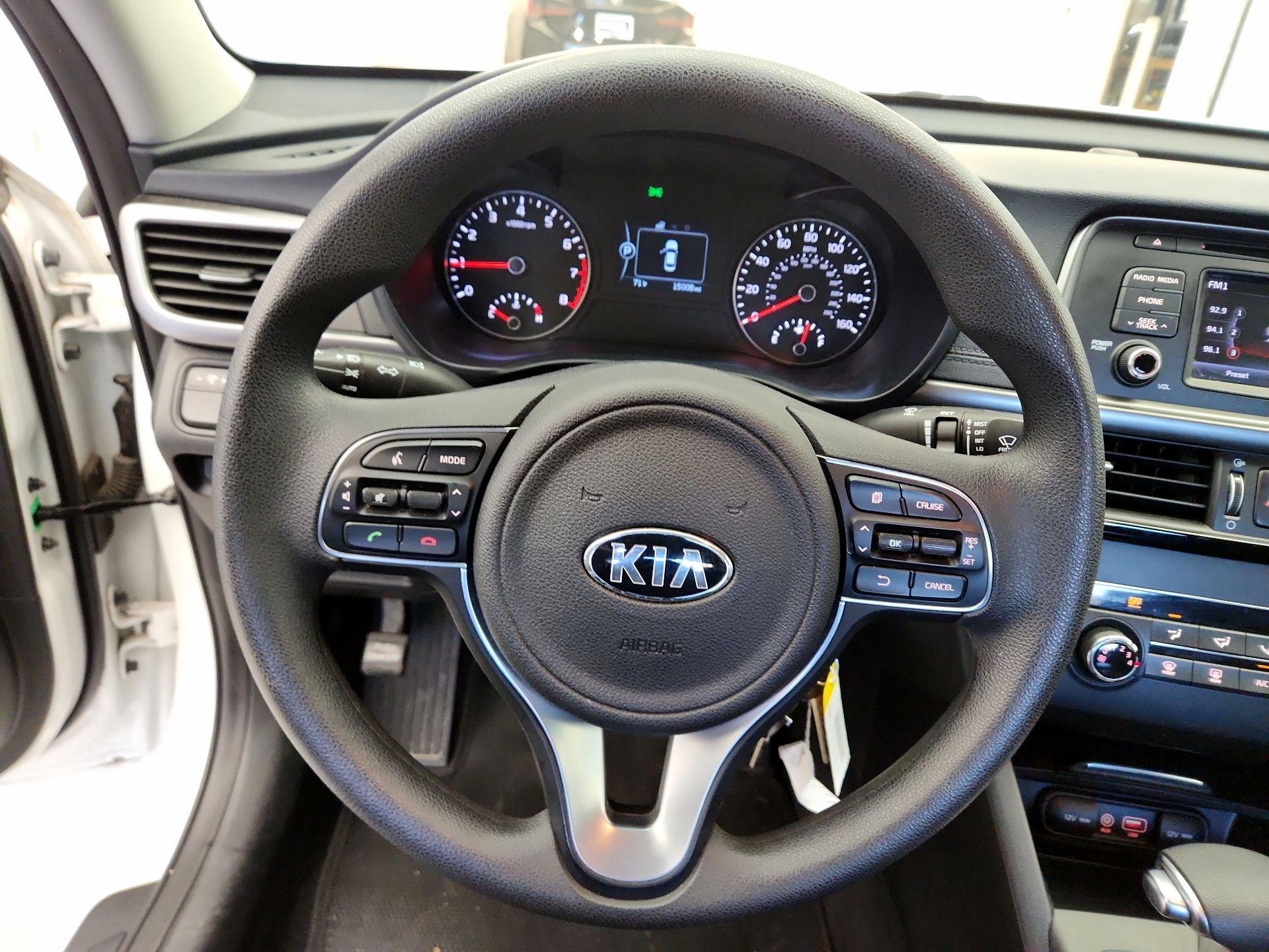 Thumbnail: 2016 Kia Optima - 10