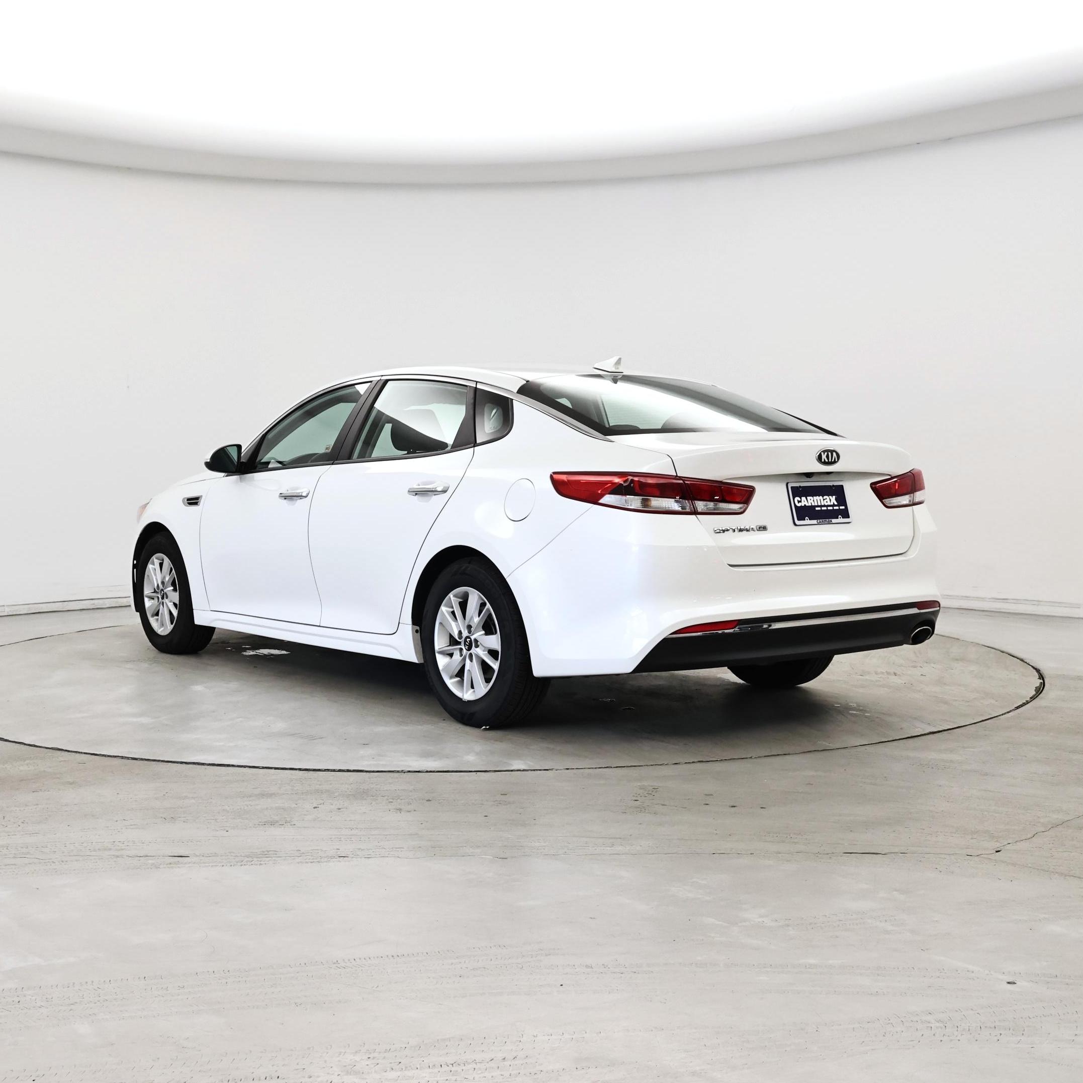 Thumbnail: 2016 Kia Optima - 2