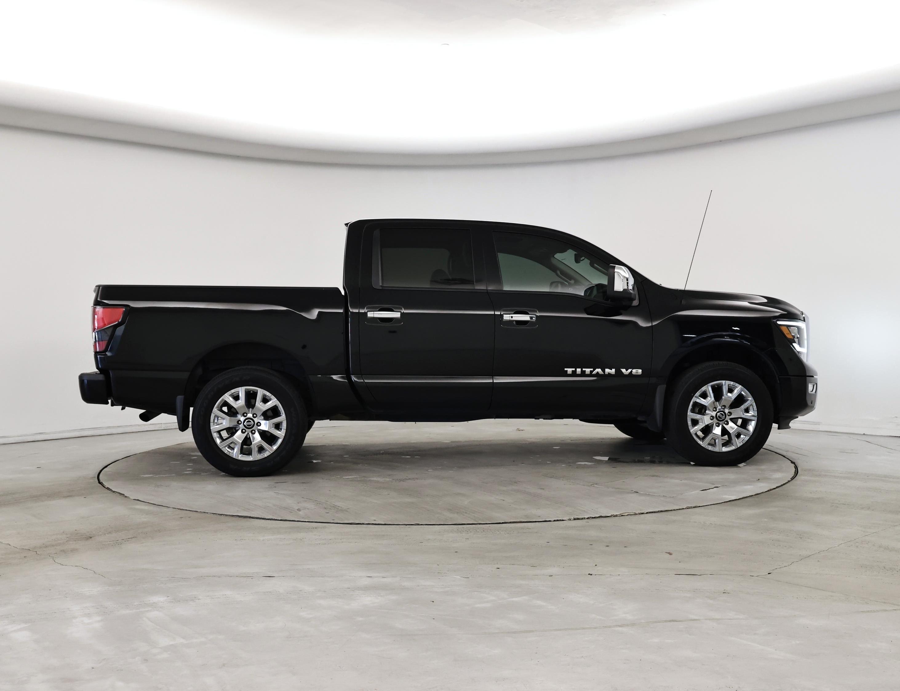 Thumbnail: 2020 Nissan Titan - 7