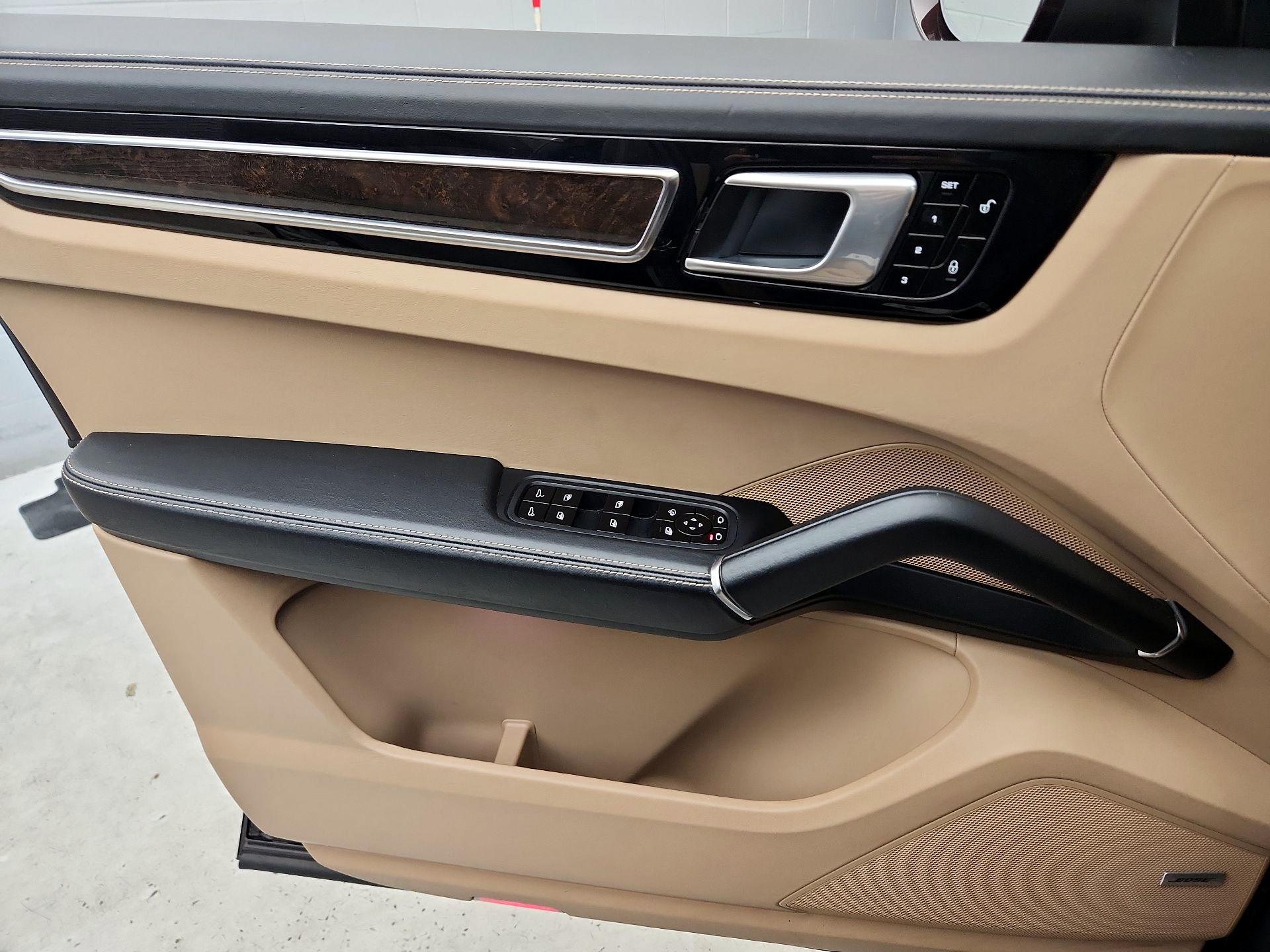 Thumbnail: 2019 Porsche Cayenne - 12