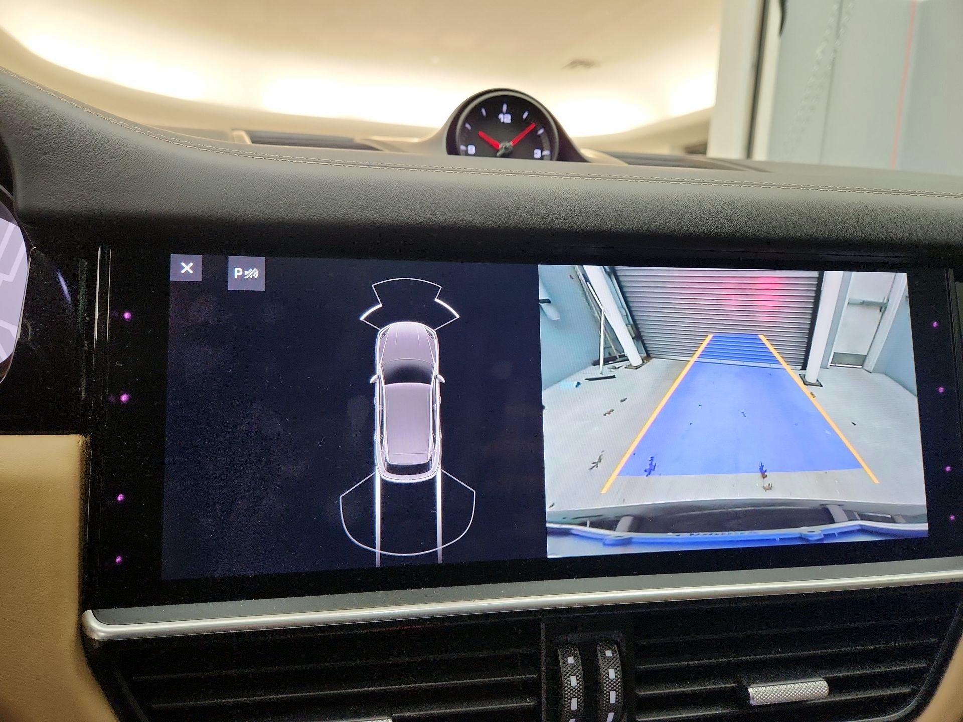 Thumbnail: 2019 Porsche Cayenne - 15