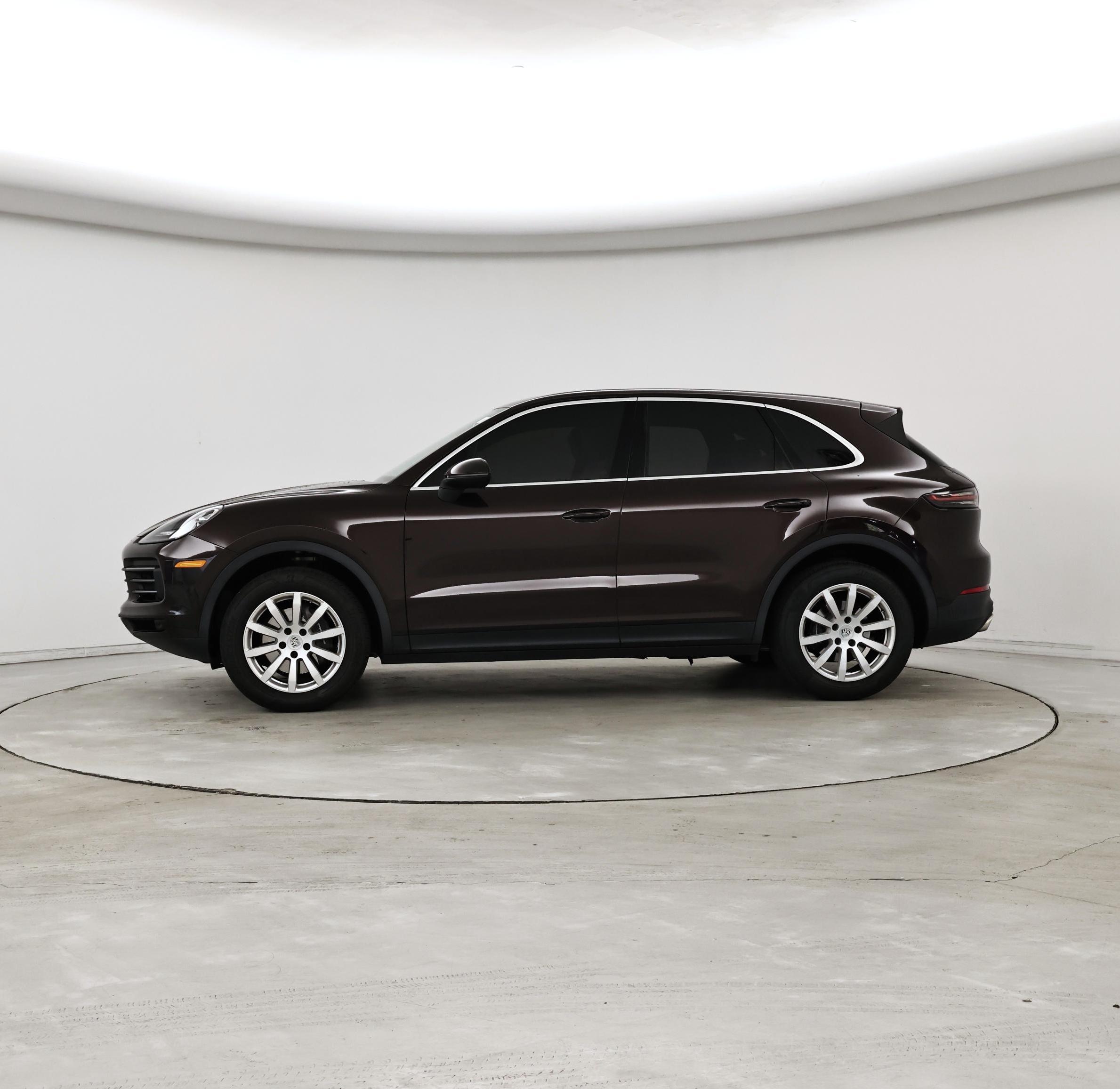 Thumbnail: 2019 Porsche Cayenne - 3