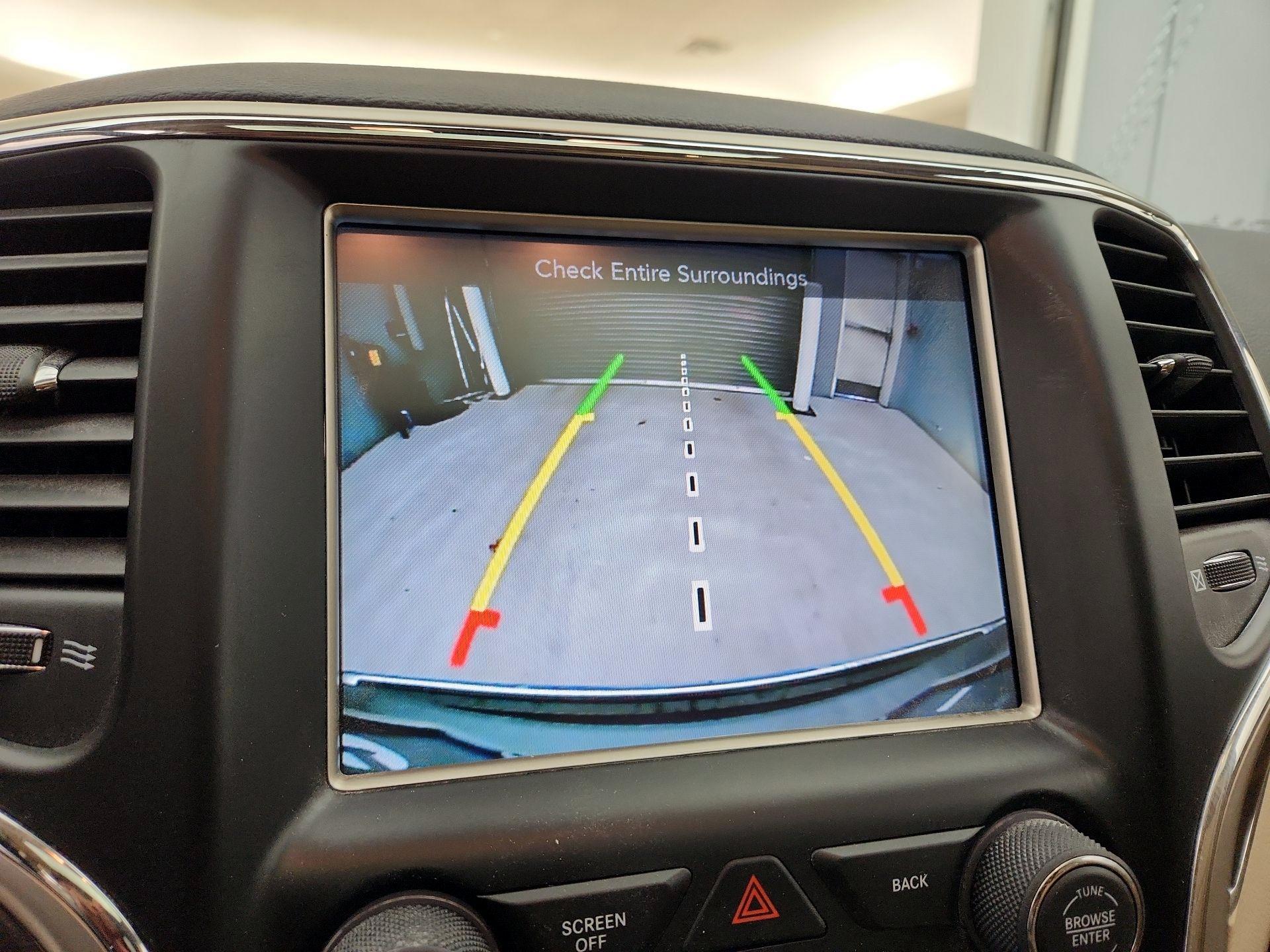 Thumbnail: 2016 Jeep Grand Cherokee - 15