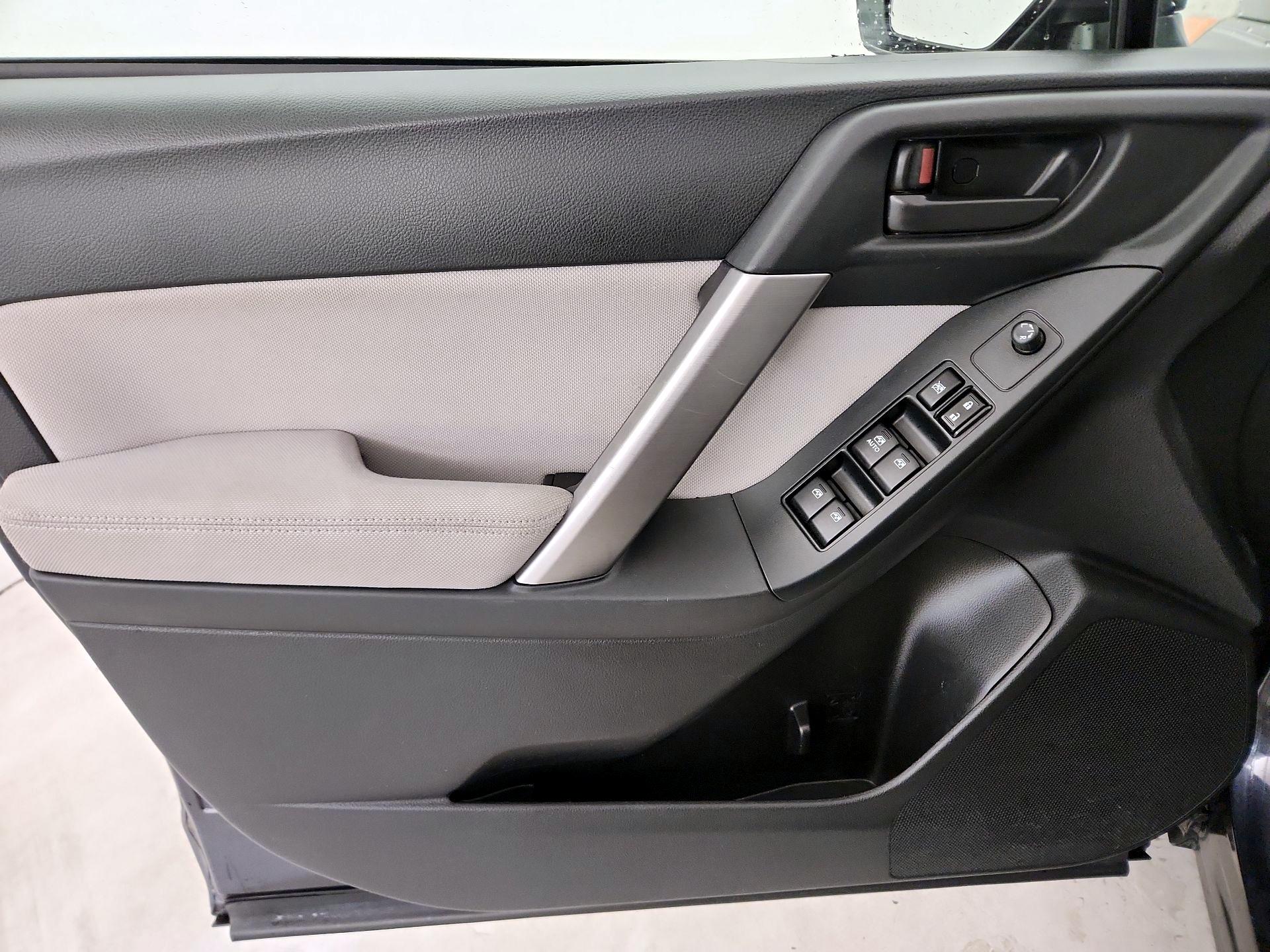 Thumbnail: 2015 Subaru Forester - 12