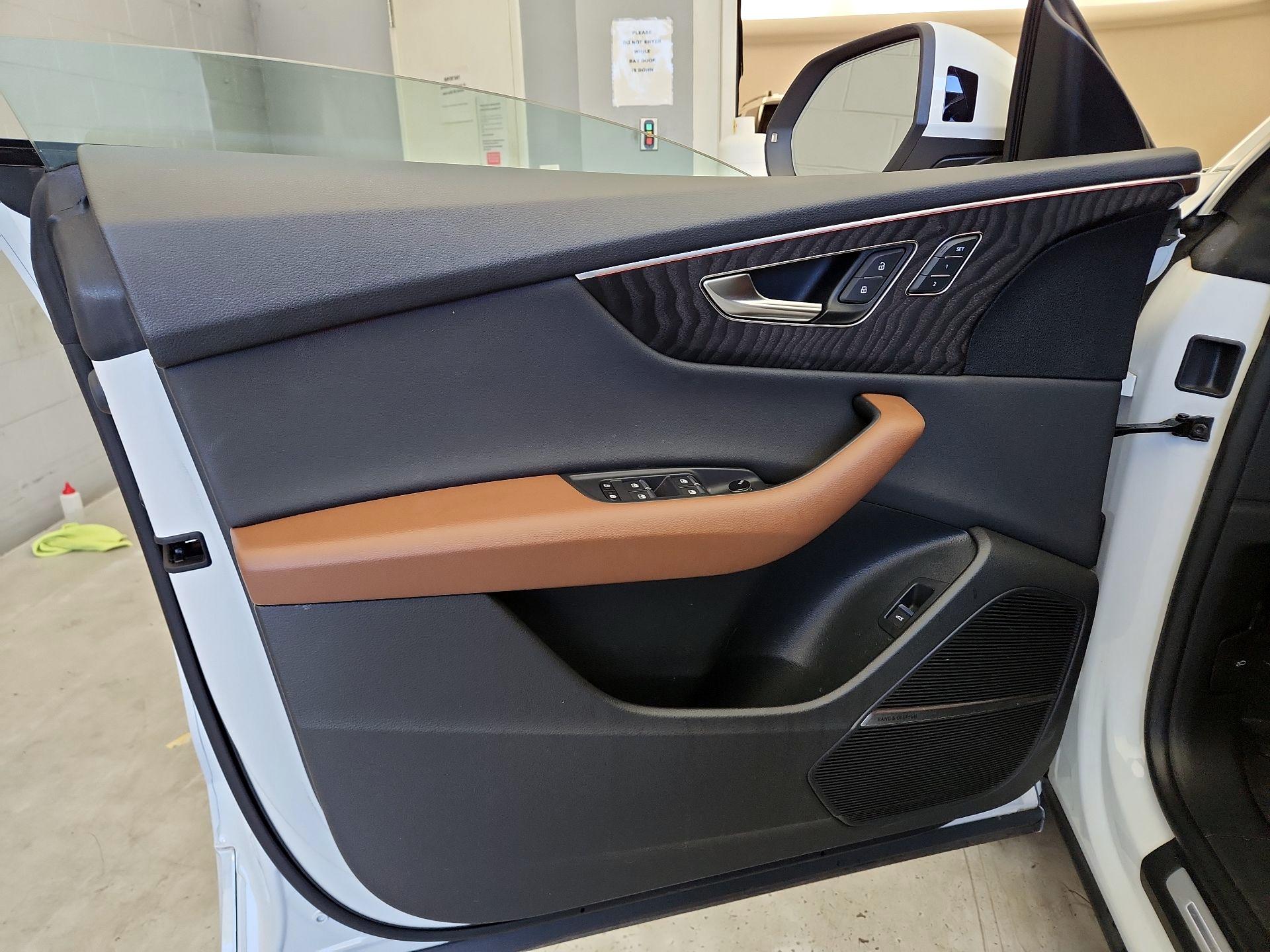 Thumbnail: 2022 Audi Q8 - 12