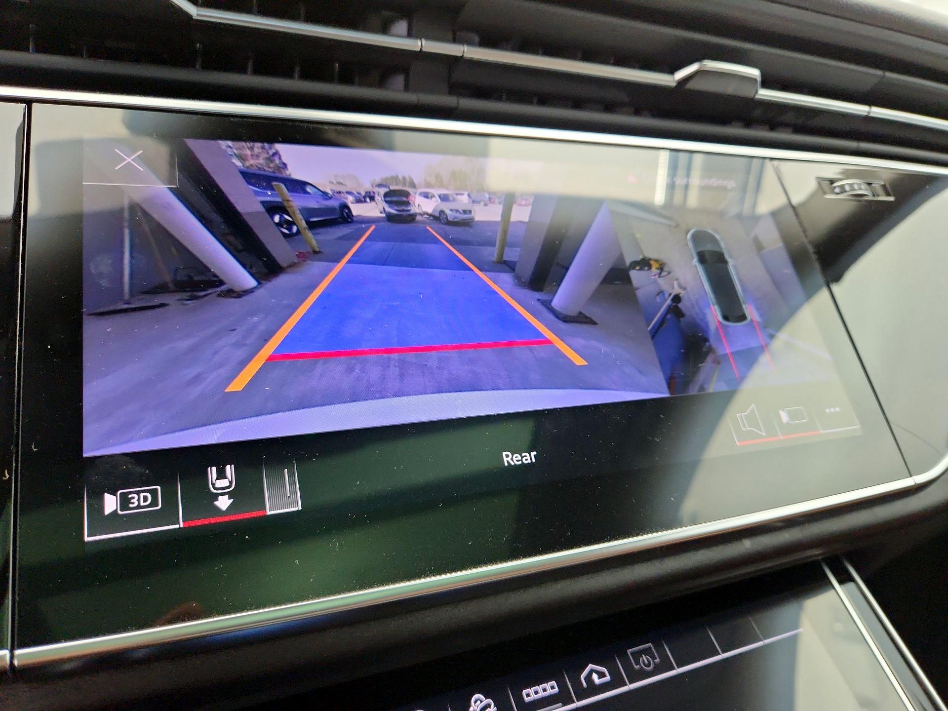 Thumbnail: 2022 Audi Q8 - 15