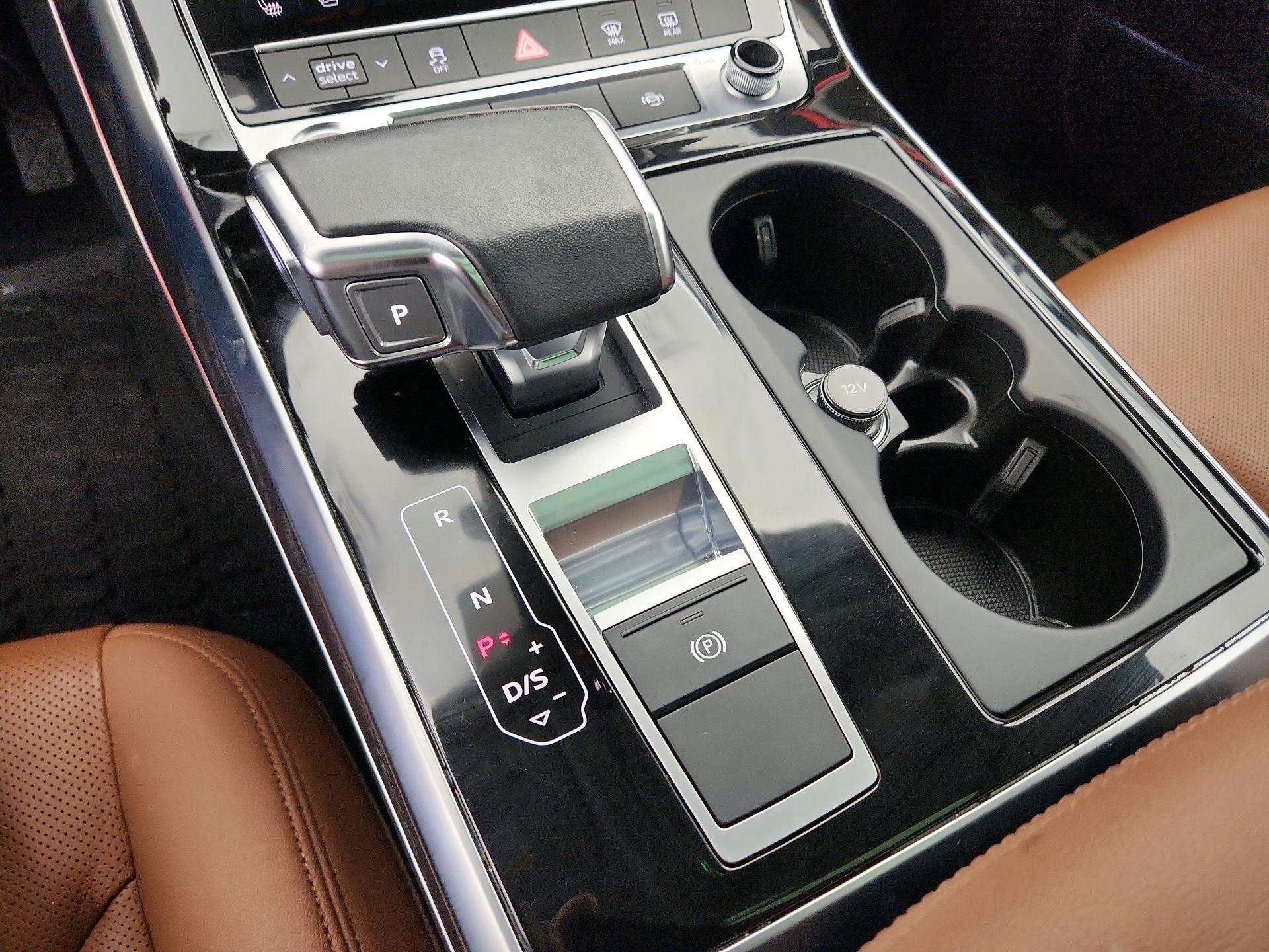 Thumbnail: 2022 Audi Q8 - 18