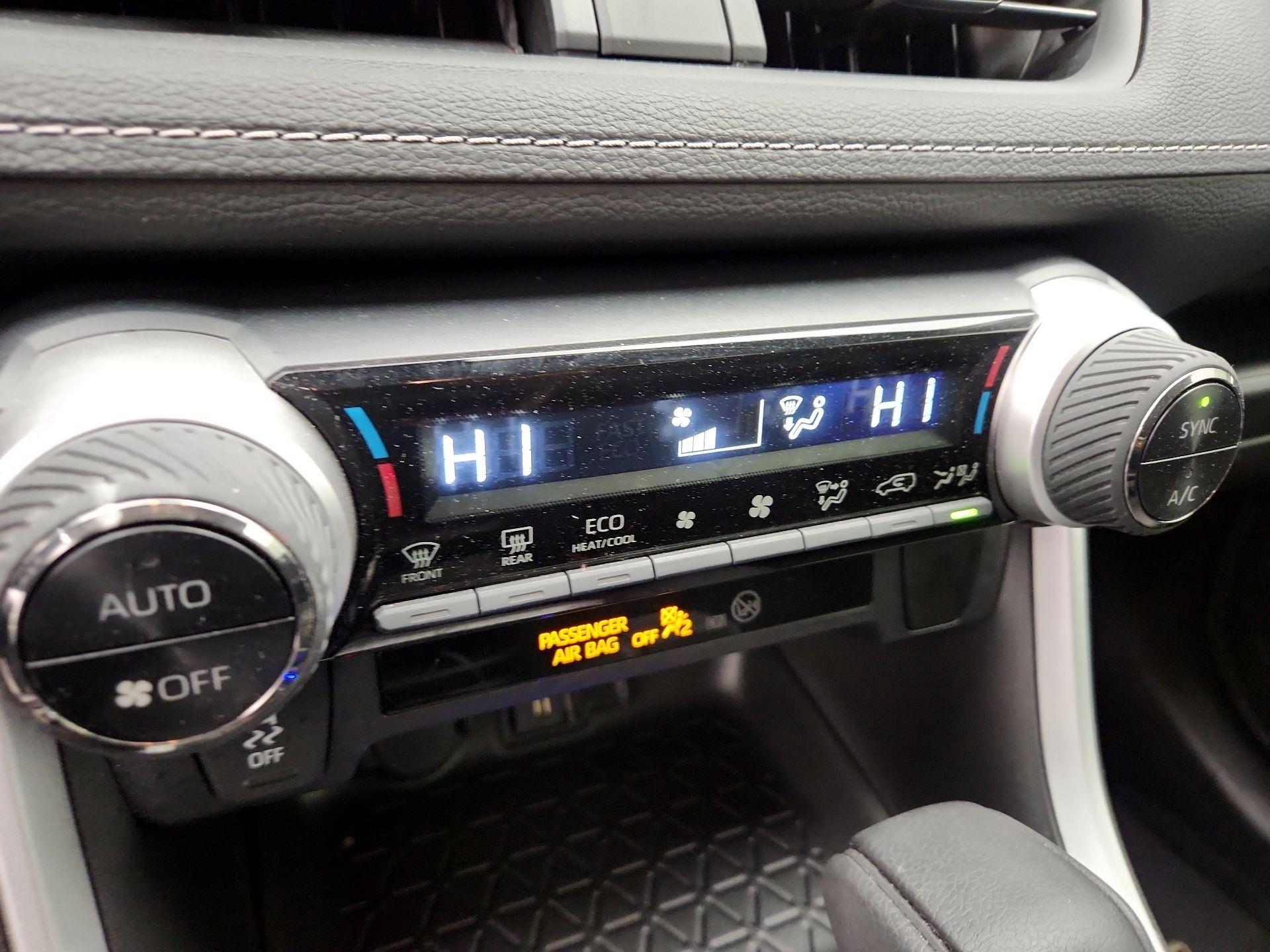 Thumbnail: 2021 Toyota RAV4 - 16