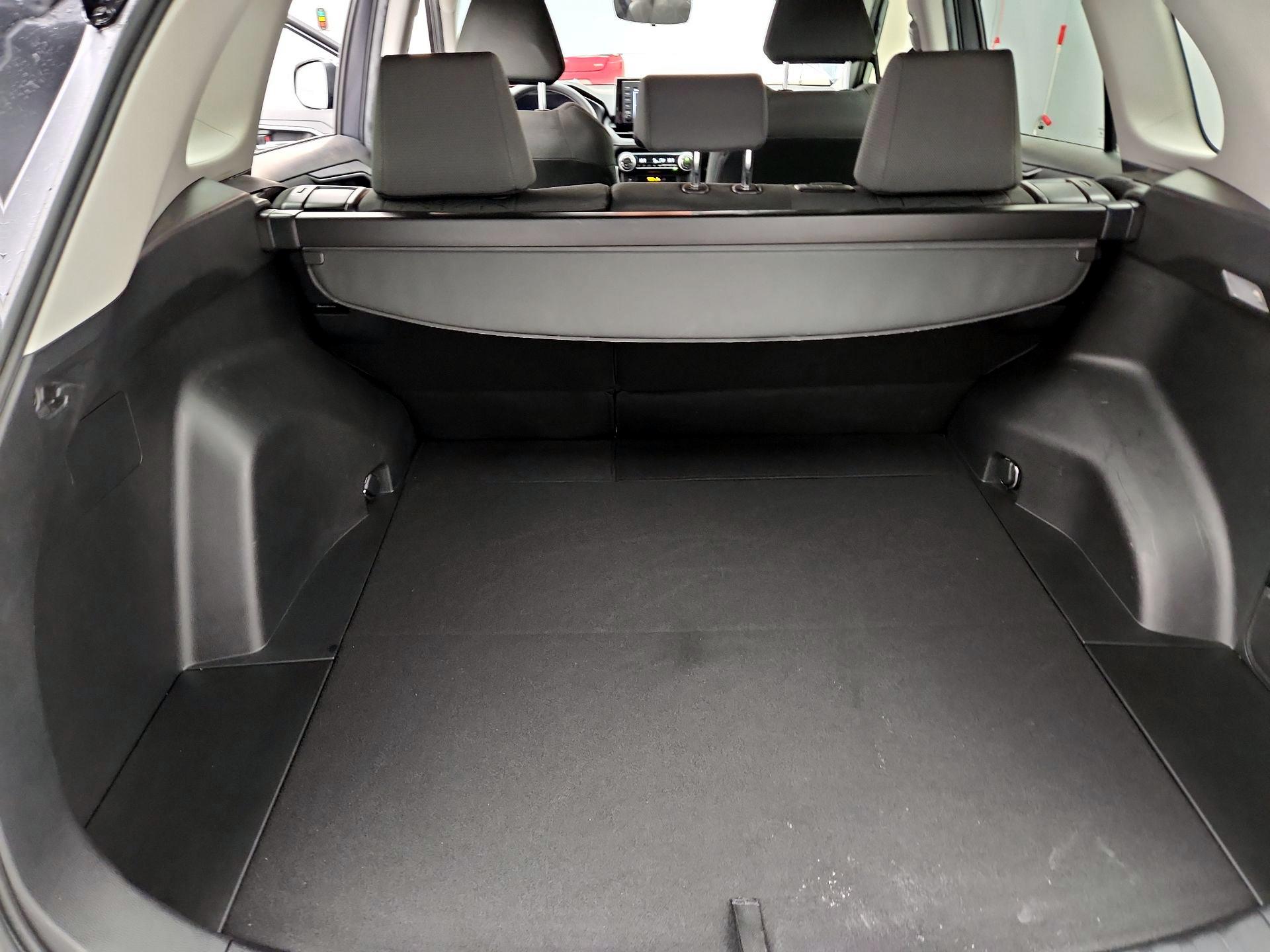 Thumbnail: 2021 Toyota RAV4 - 20