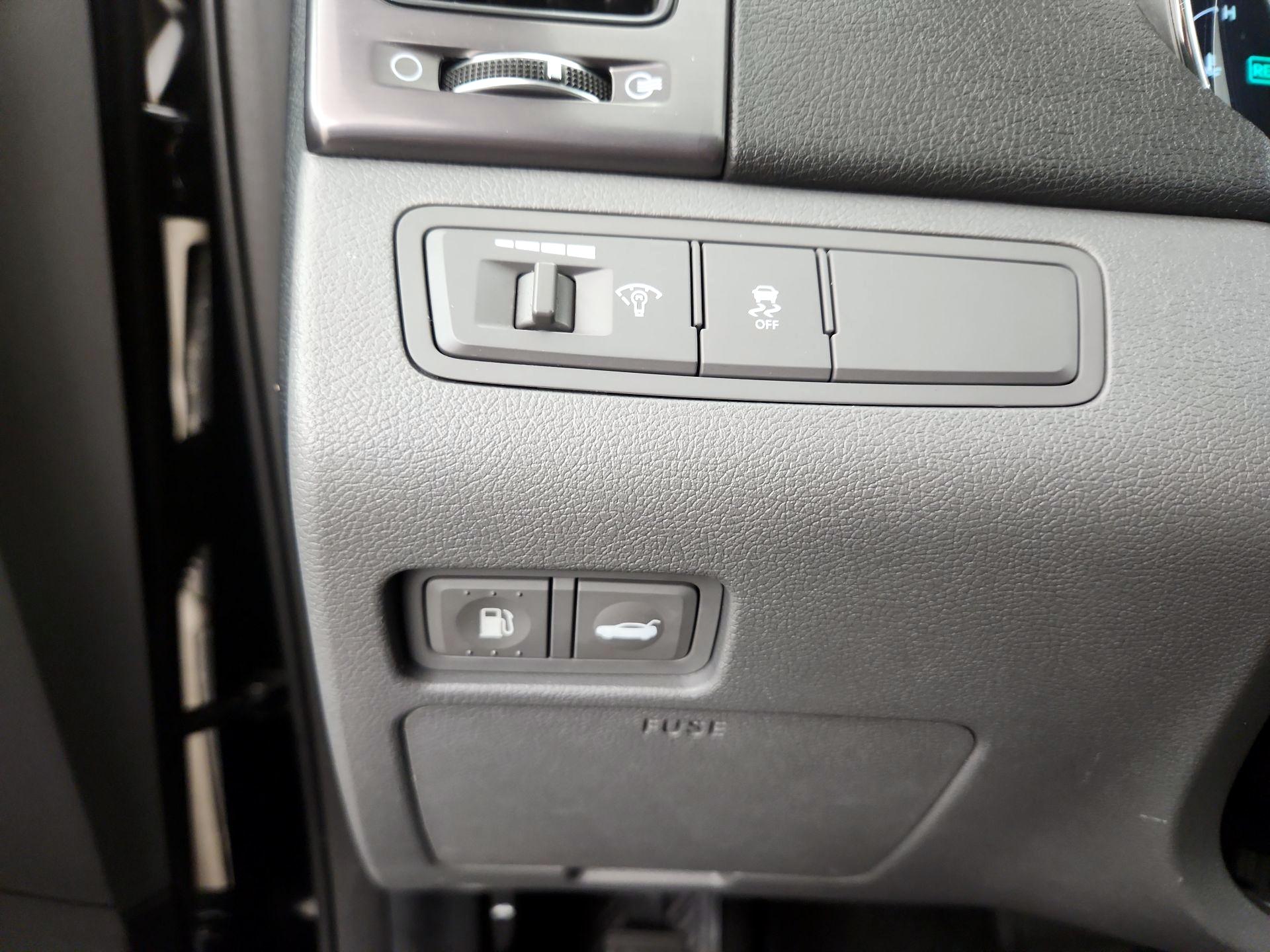 Thumbnail: 2015 Hyundai Sonata - 13