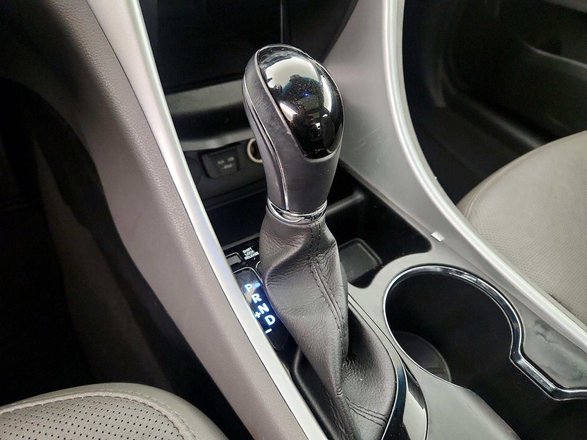 Thumbnail: 2015 Hyundai Sonata - 18