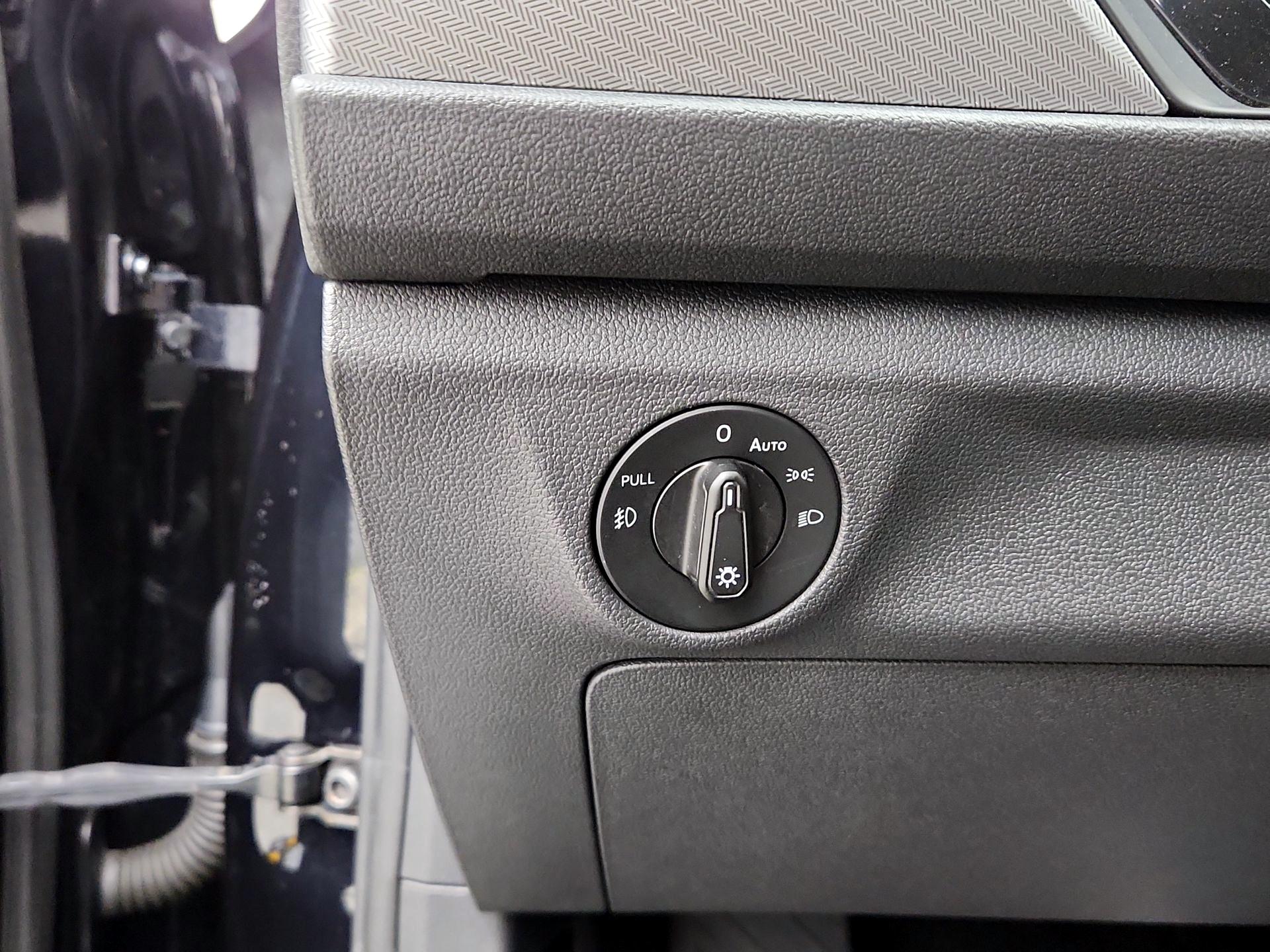 Thumbnail: 2019 Volkswagen Jetta - 13