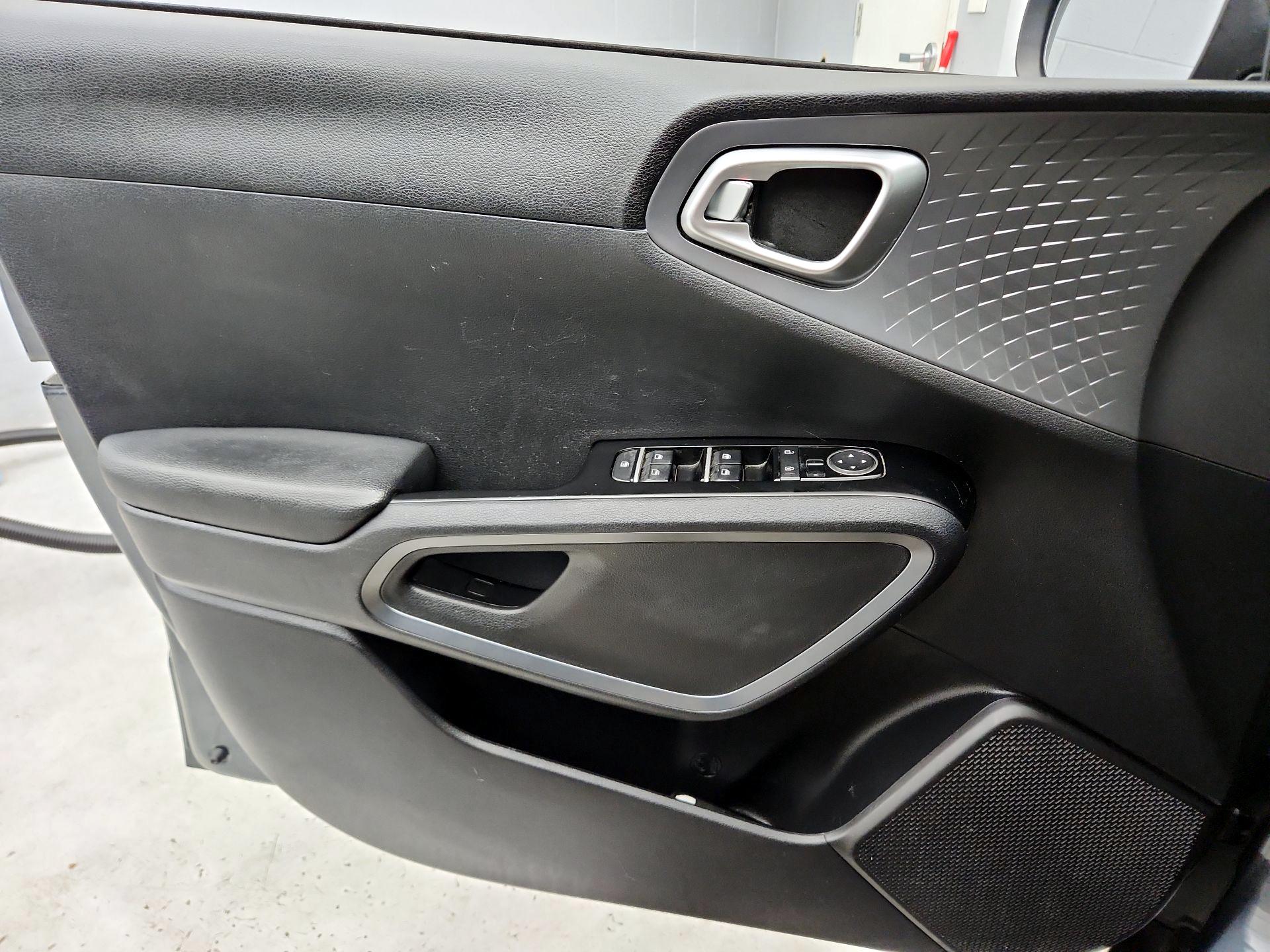 Thumbnail: 2020 Kia Soul - 12