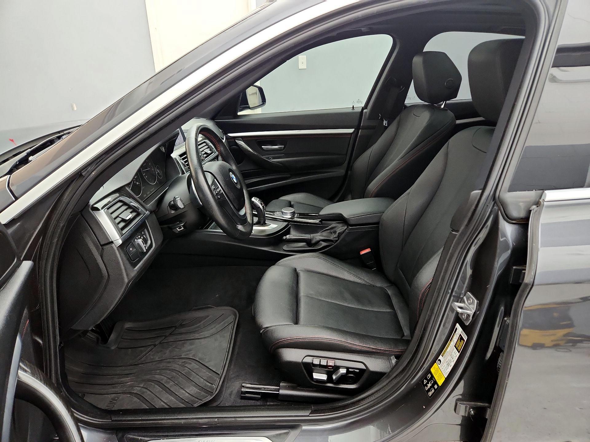 Thumbnail: 2018 BMW 3 Series - 11