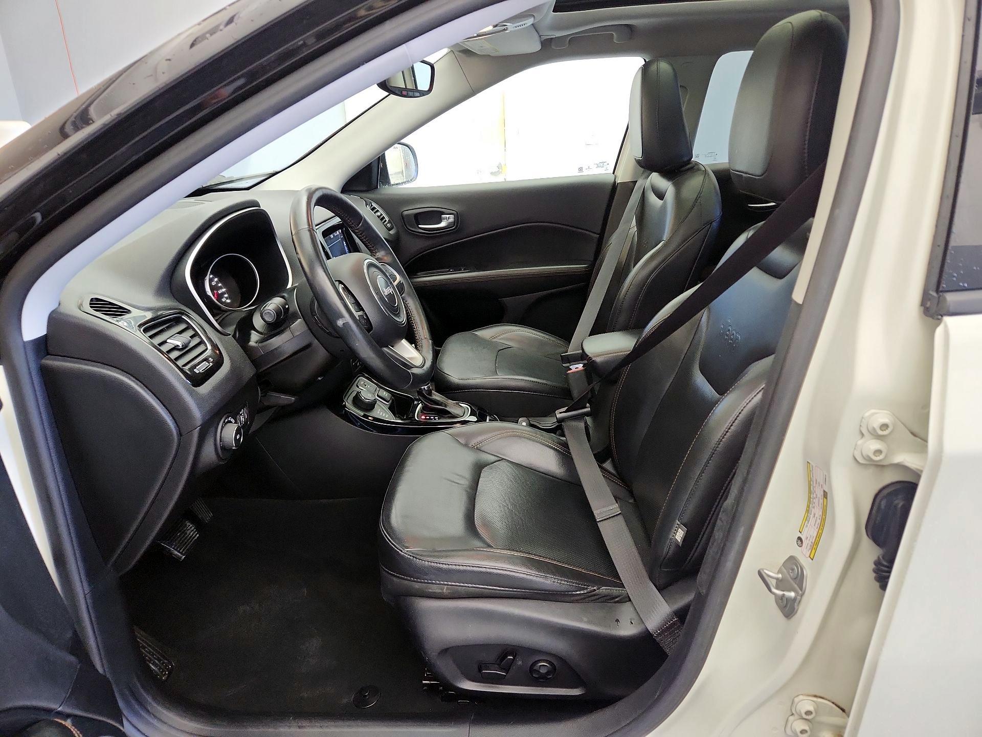 Thumbnail: 2018 Jeep Compass - 11