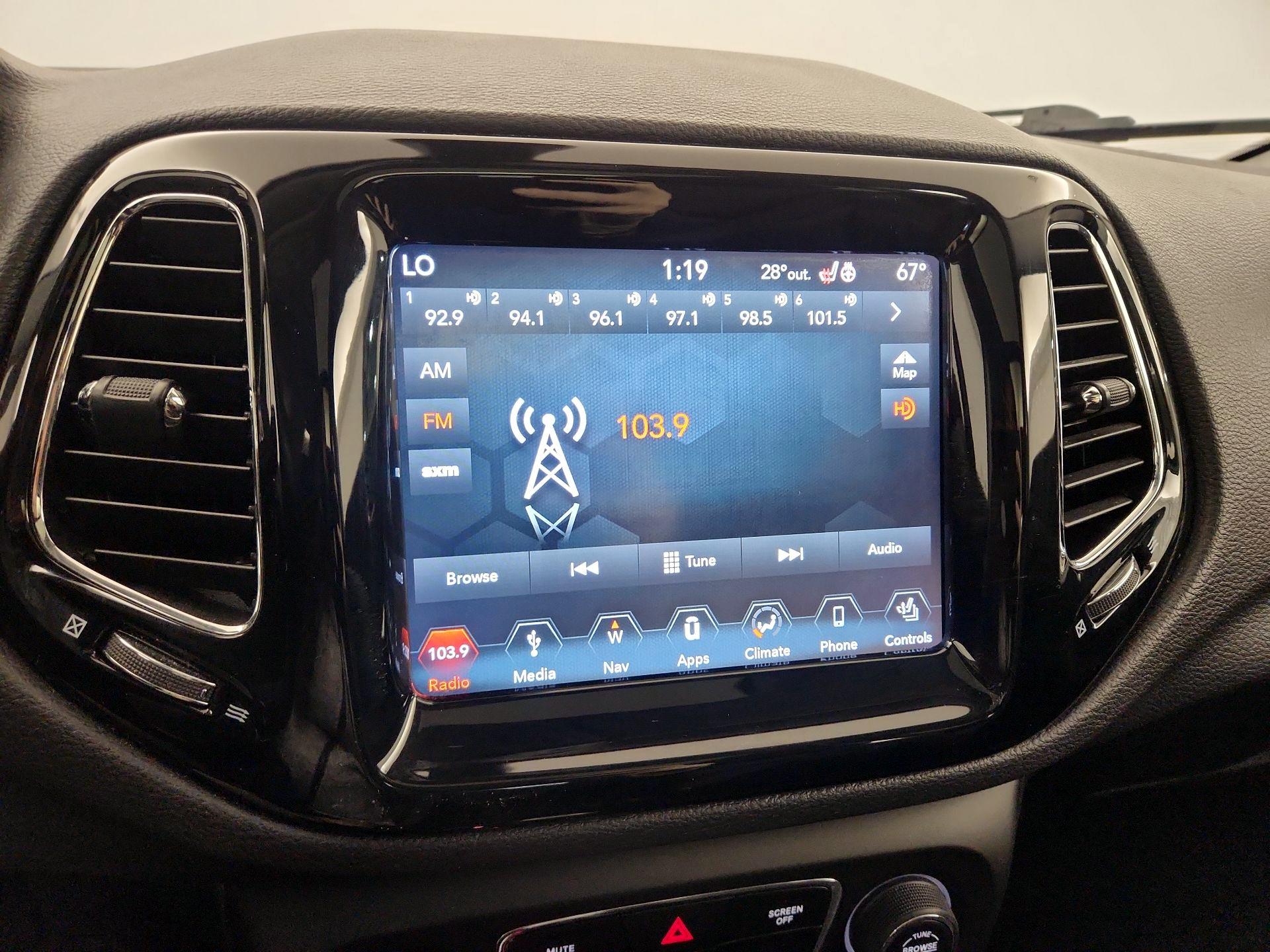 Thumbnail: 2018 Jeep Compass - 16