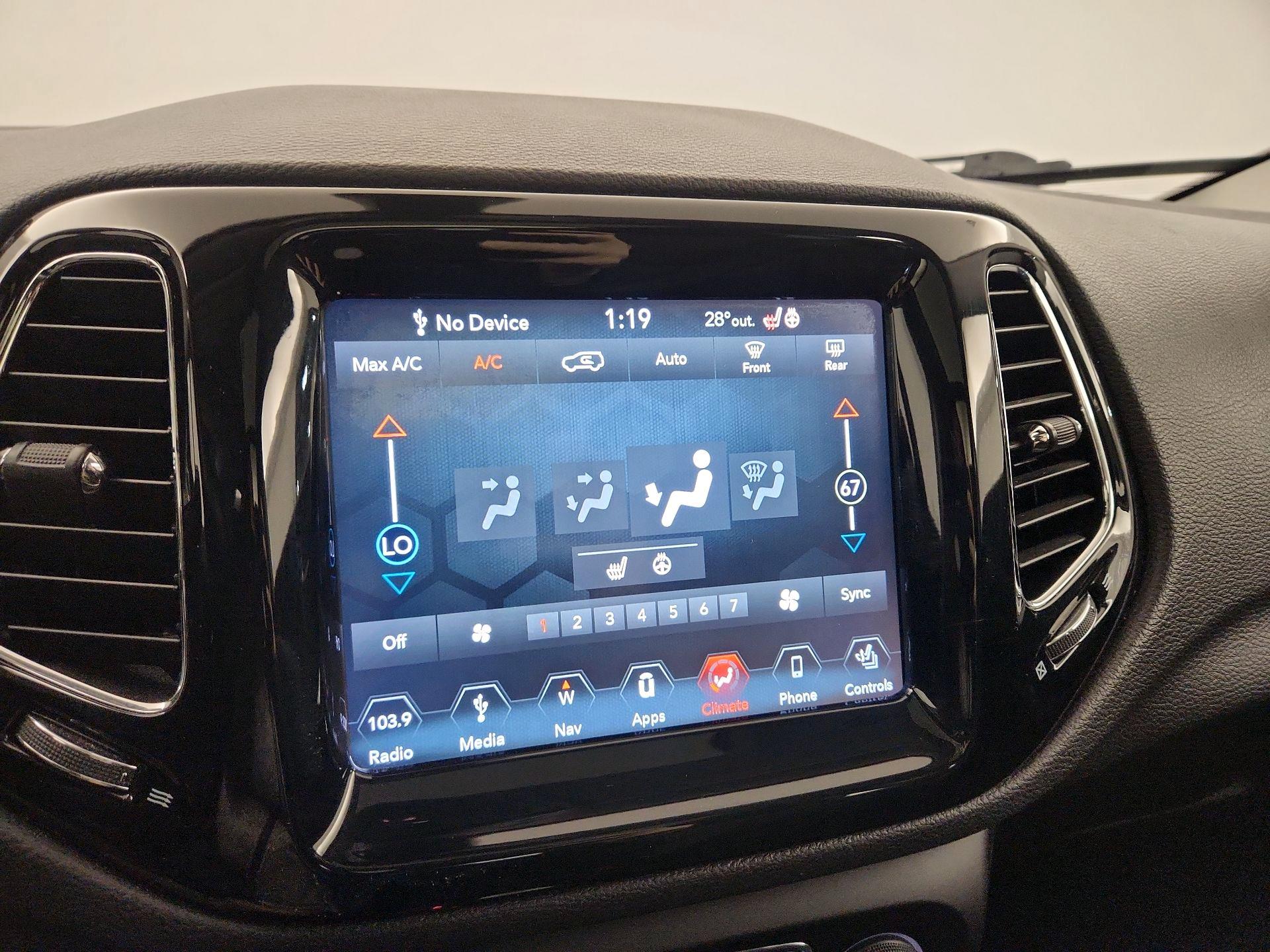 Thumbnail: 2018 Jeep Compass - 17