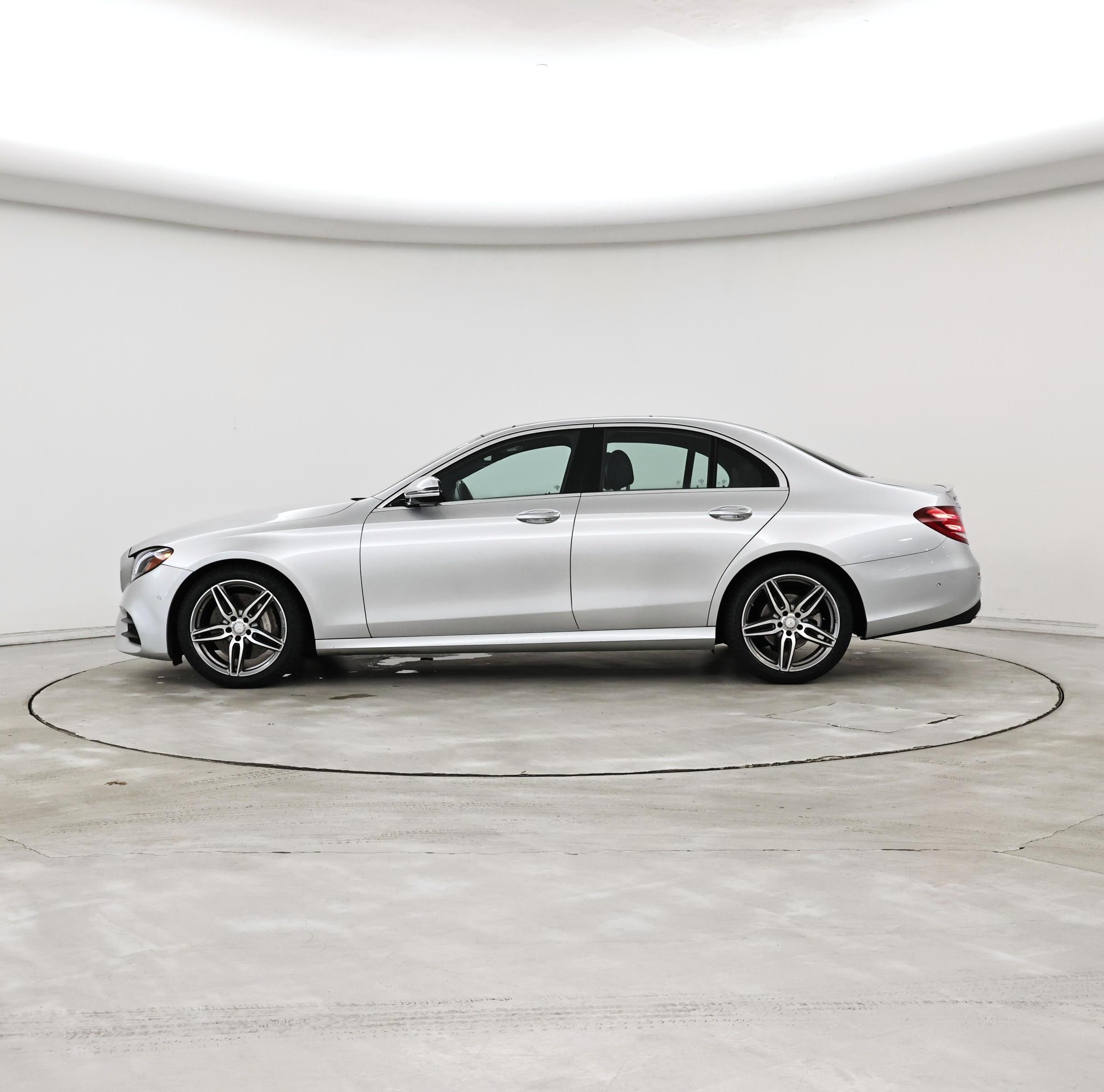 Thumbnail: 2017 Mercedes-Benz E-Class - 3