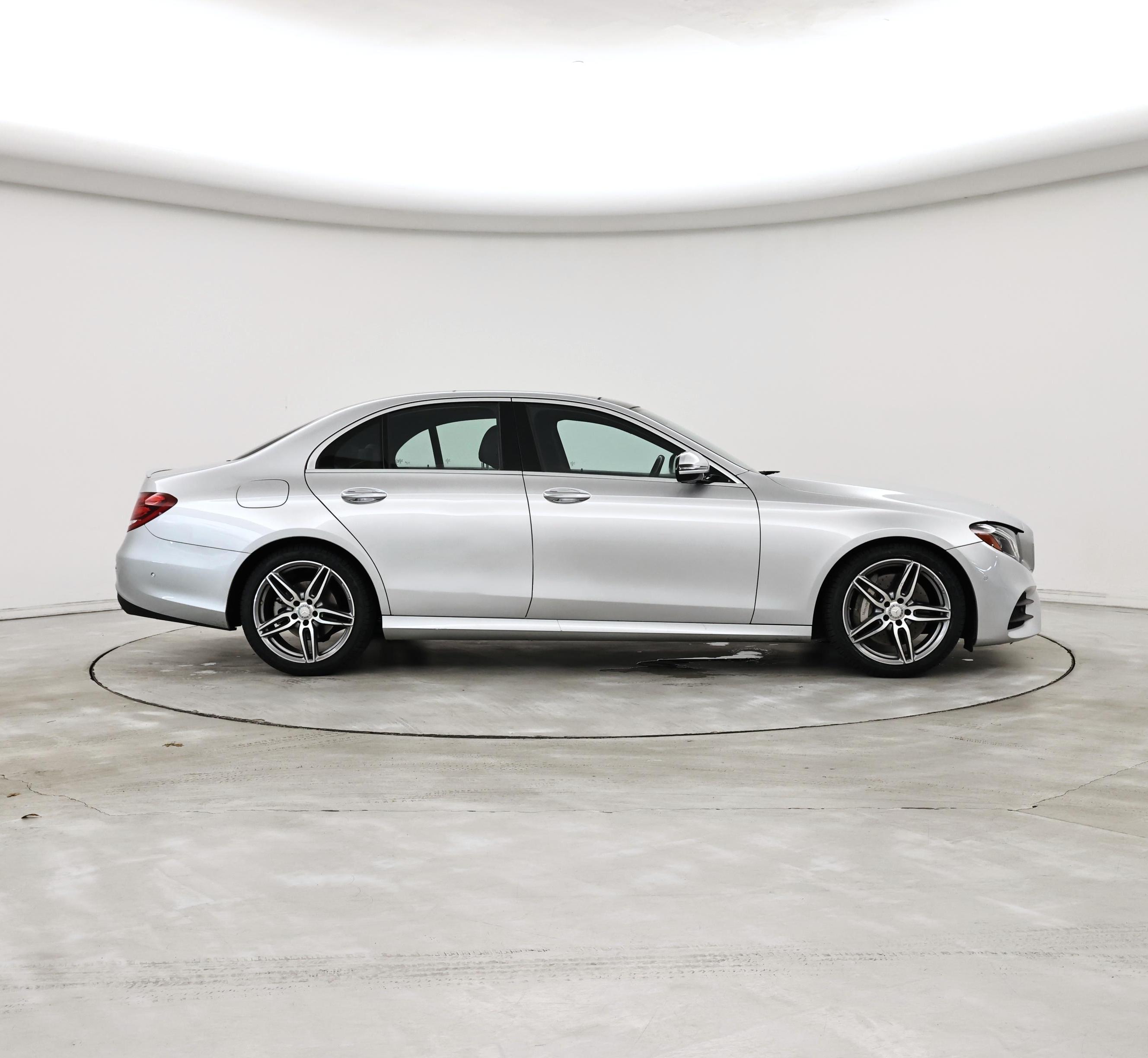 Thumbnail: 2017 Mercedes-Benz E-Class - 7