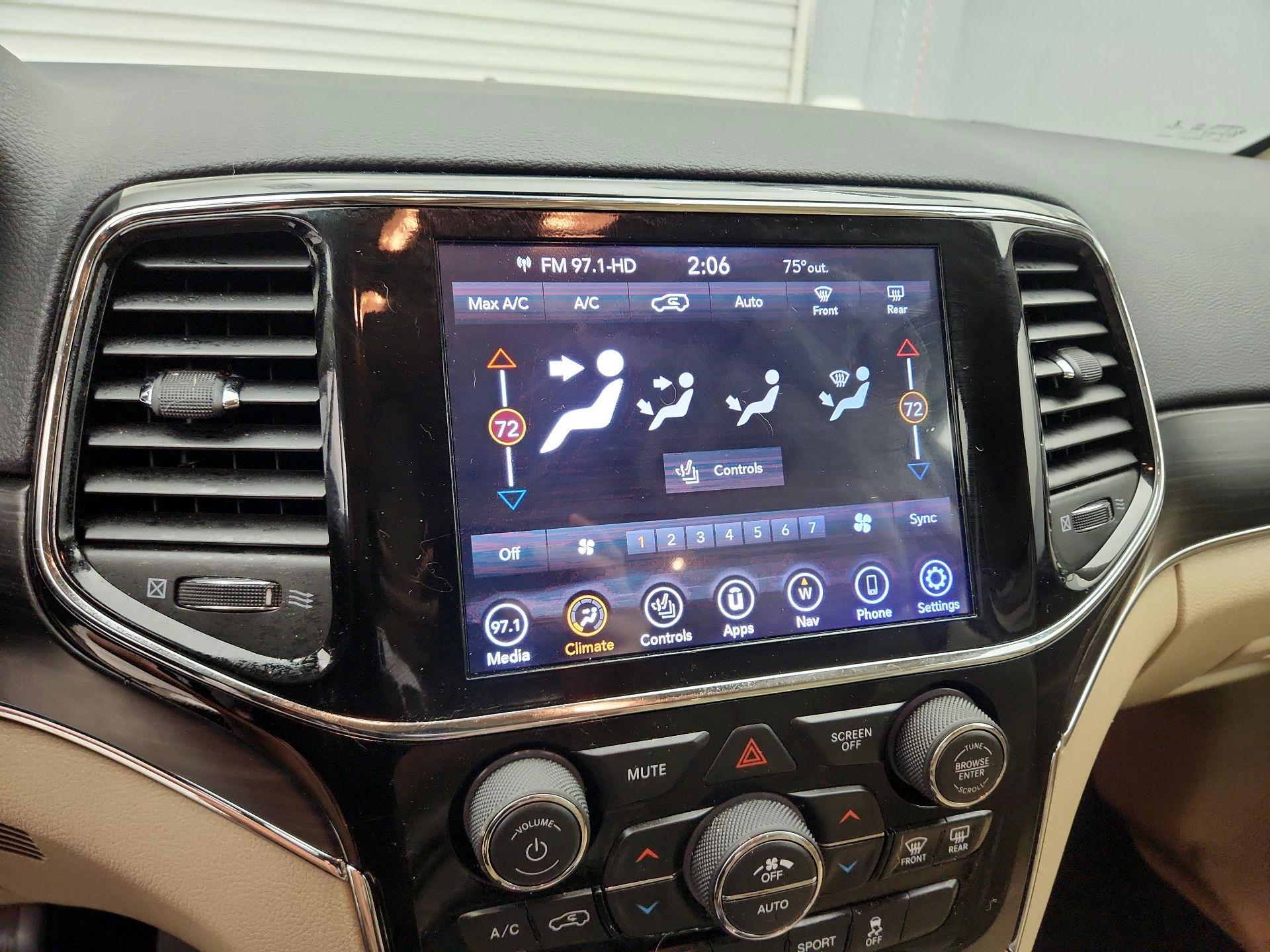 Thumbnail: 2020 Jeep Grand Cherokee - 17