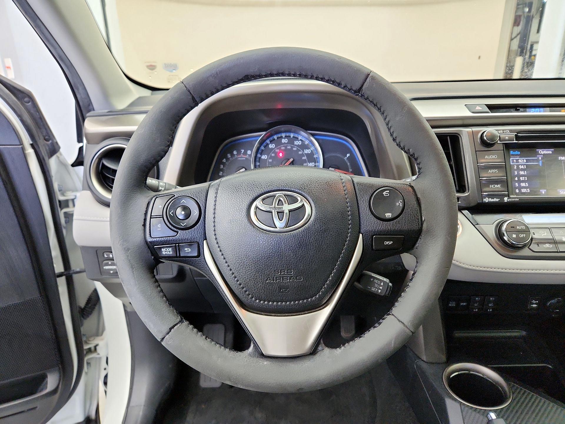 Thumbnail: 2015 Toyota RAV4 - 10