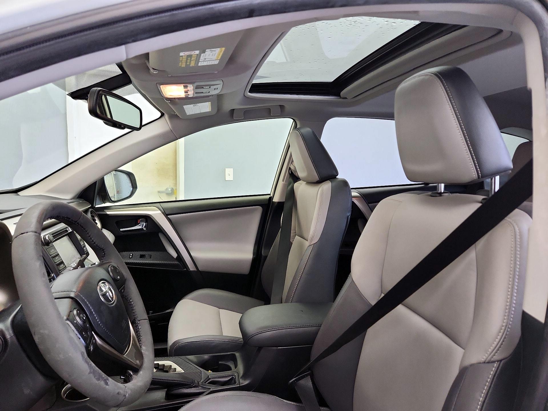 Thumbnail: 2015 Toyota RAV4 - 19