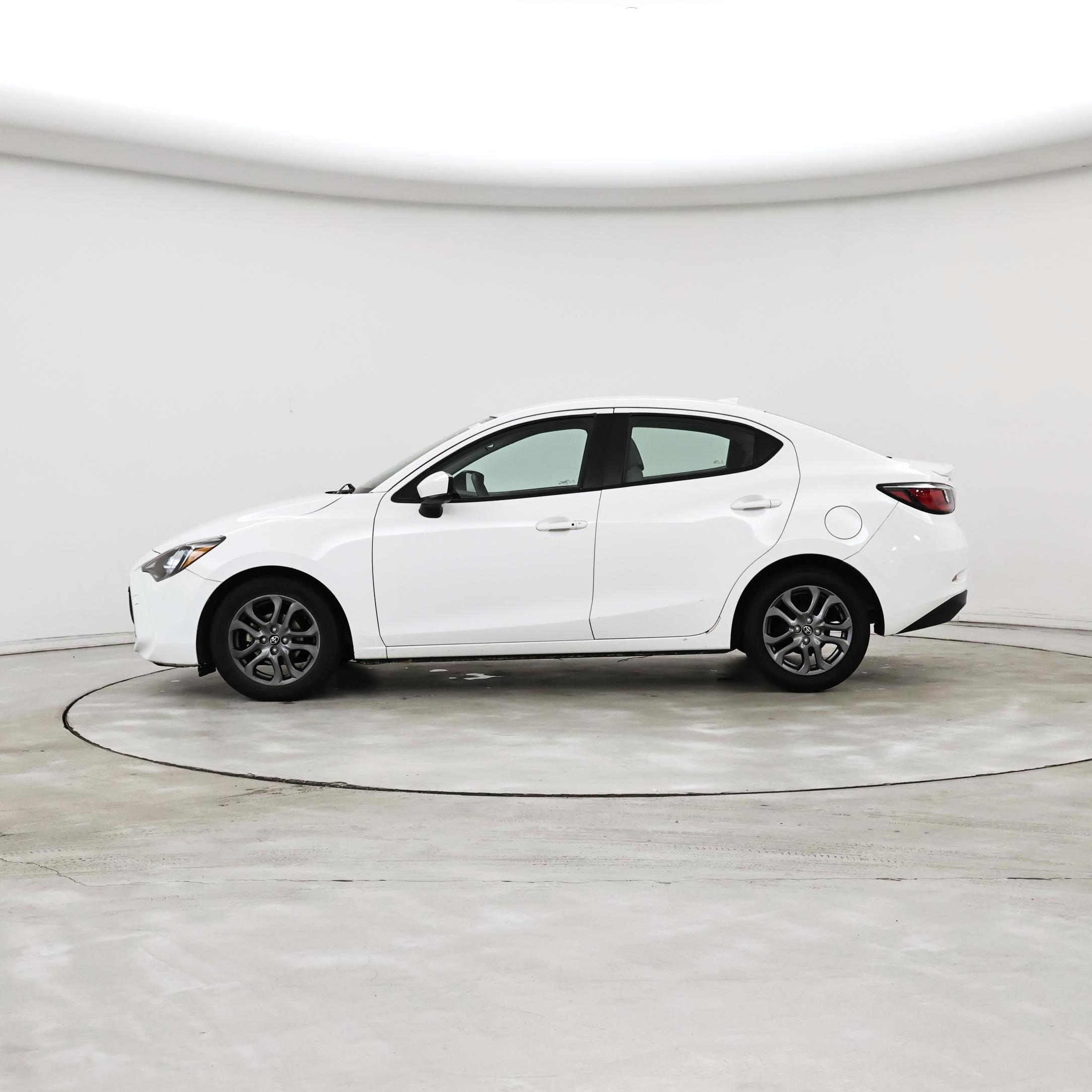 Thumbnail: 2019 Toyota Yaris - 3