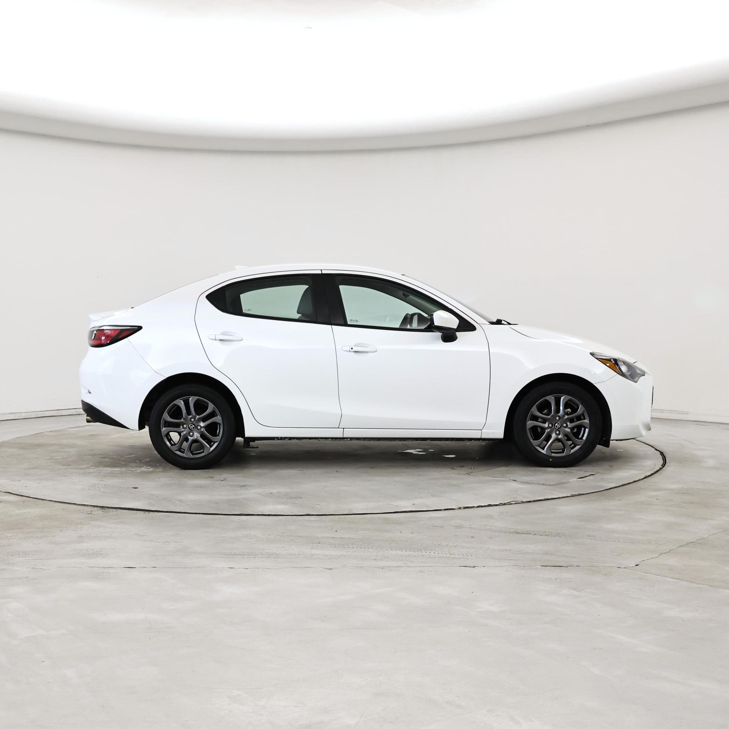 Thumbnail: 2019 Toyota Yaris - 7