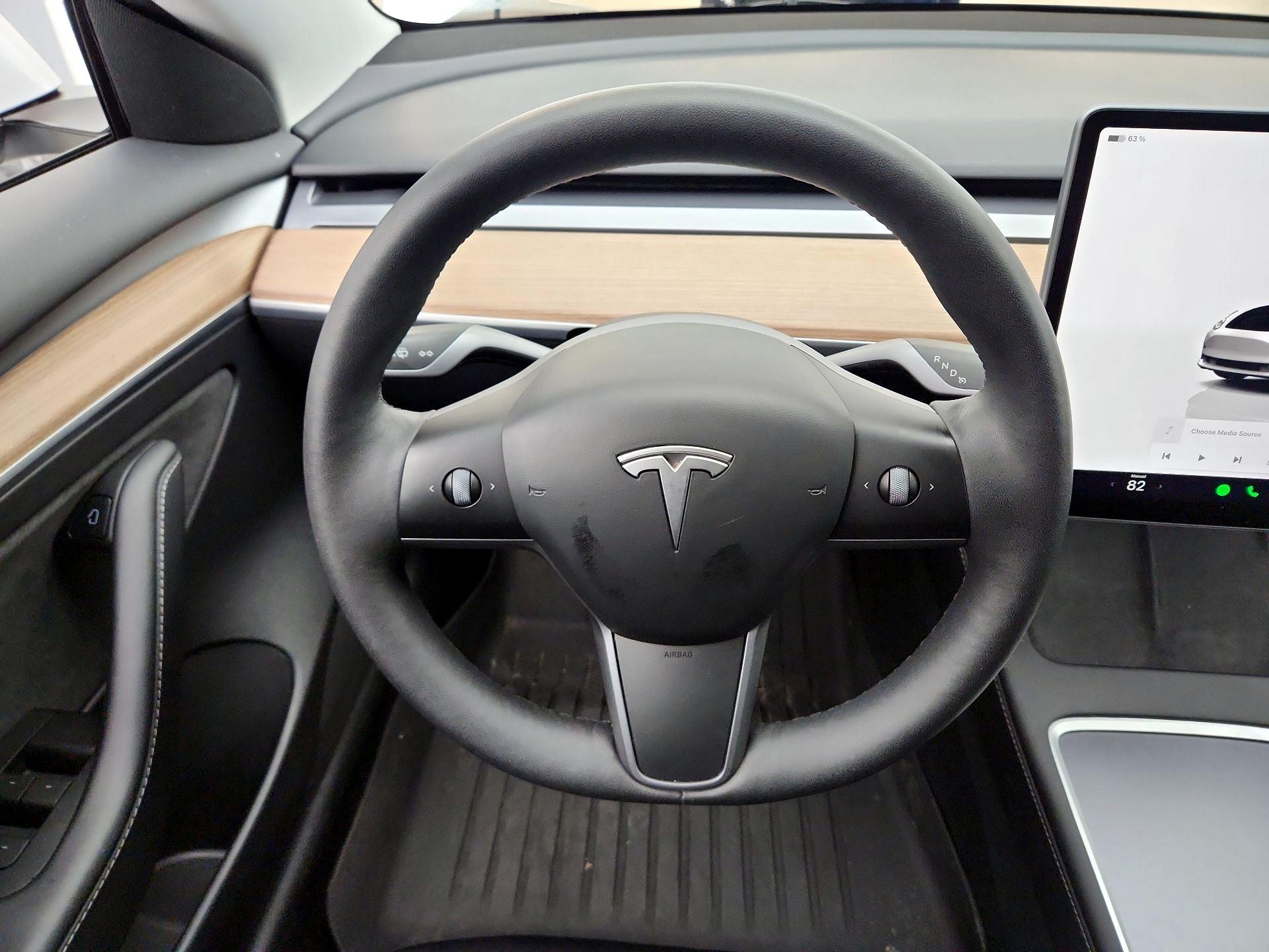 Thumbnail: 2023 Tesla Model 3 - 10