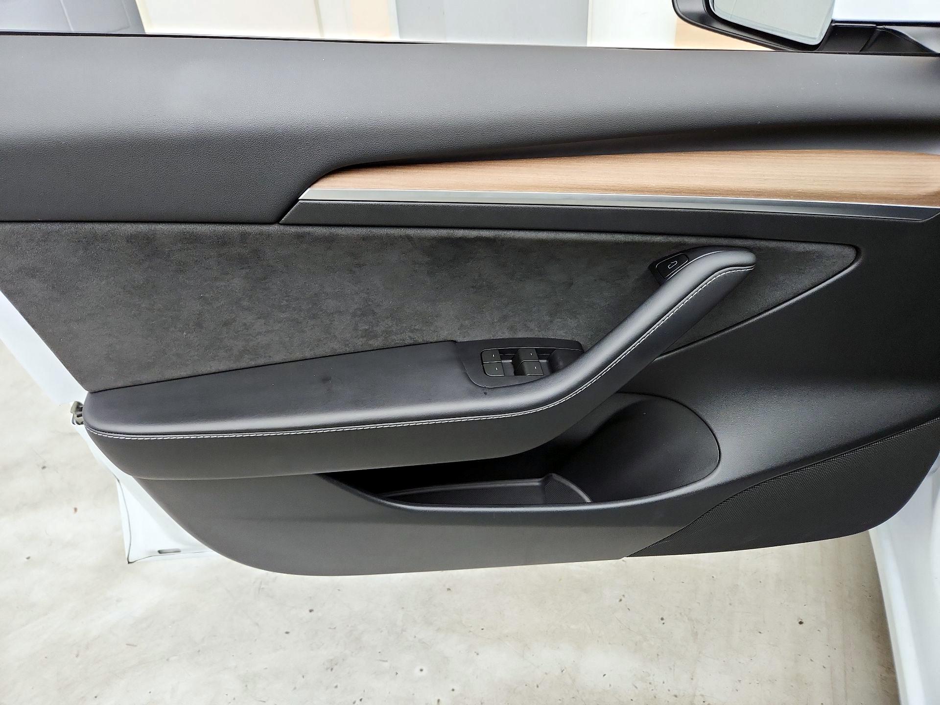 Thumbnail: 2023 Tesla Model 3 - 12