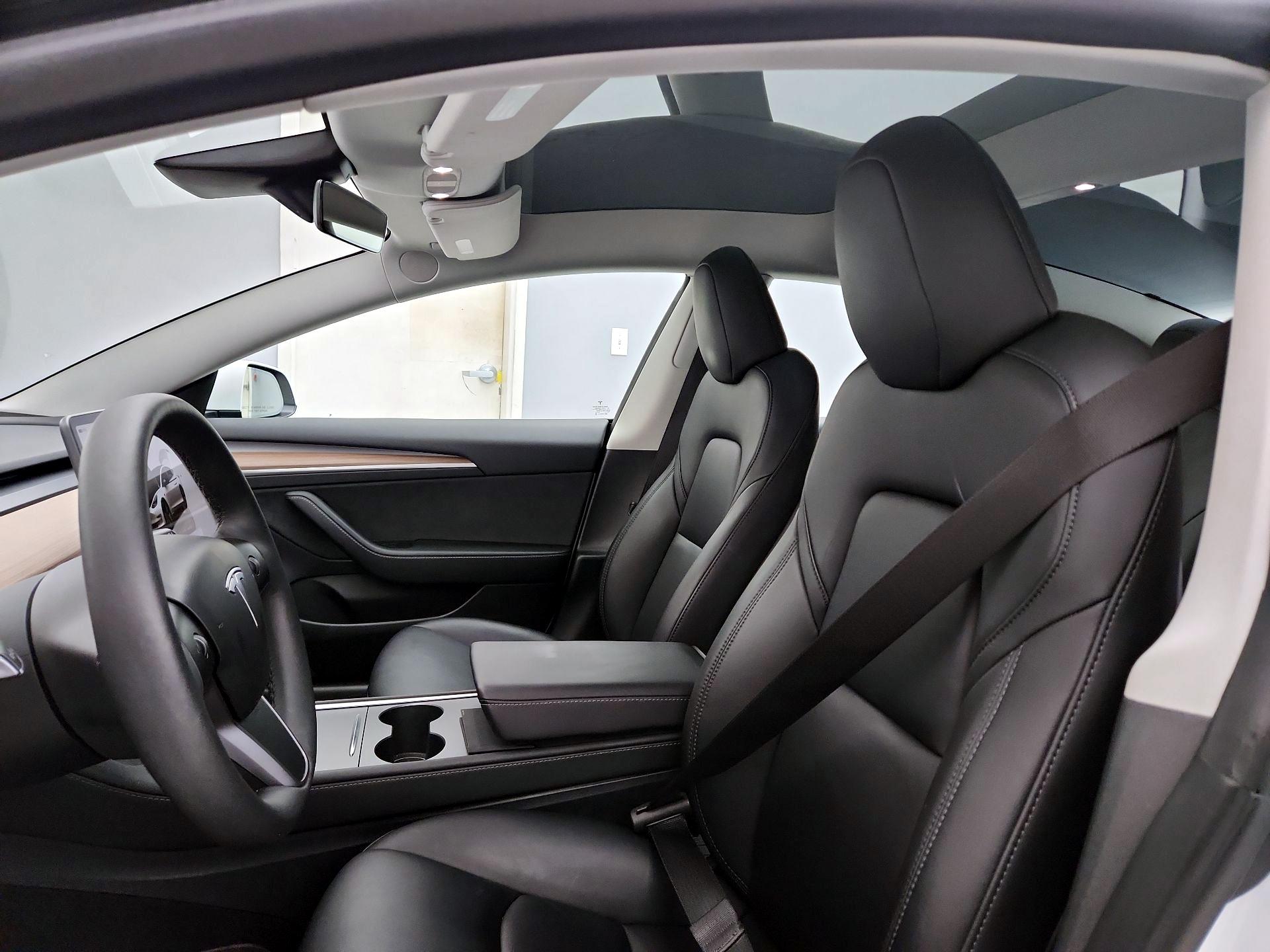 Thumbnail: 2023 Tesla Model 3 - 17