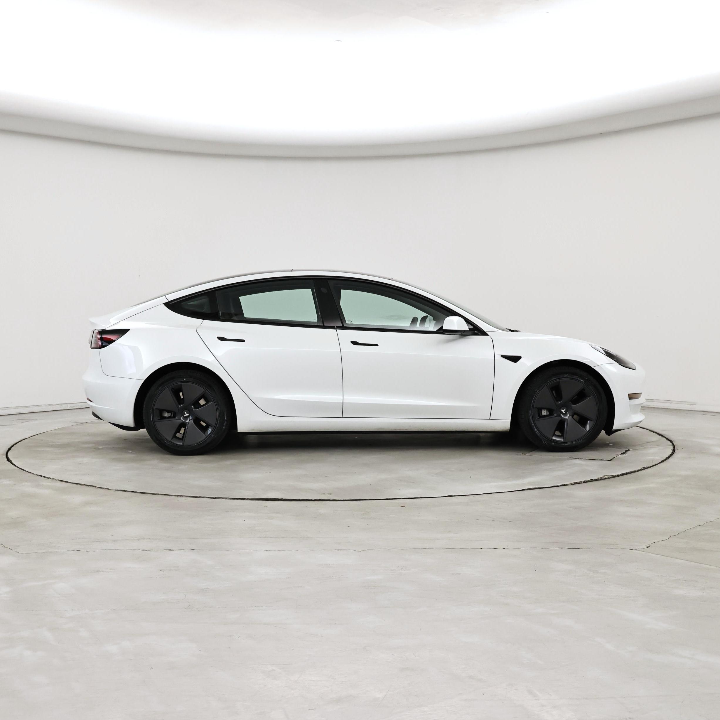 Thumbnail: 2023 Tesla Model 3 - 7