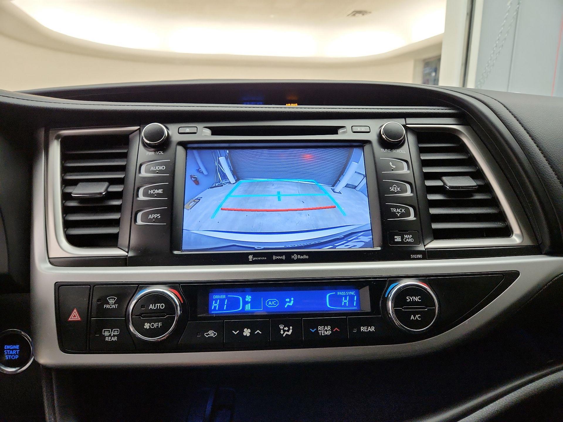 Thumbnail: 2019 Toyota Highlander - 14