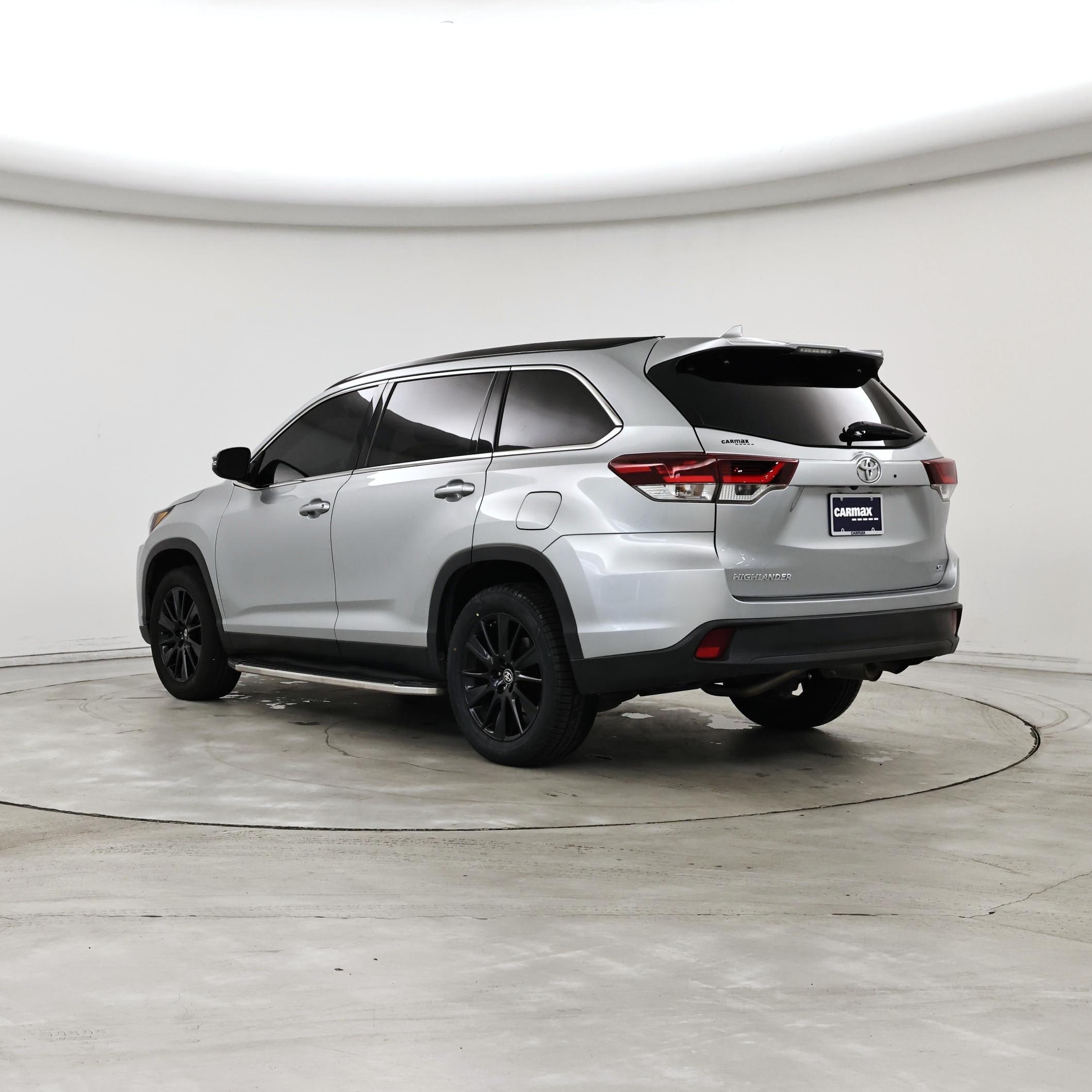 Thumbnail: 2019 Toyota Highlander - 2