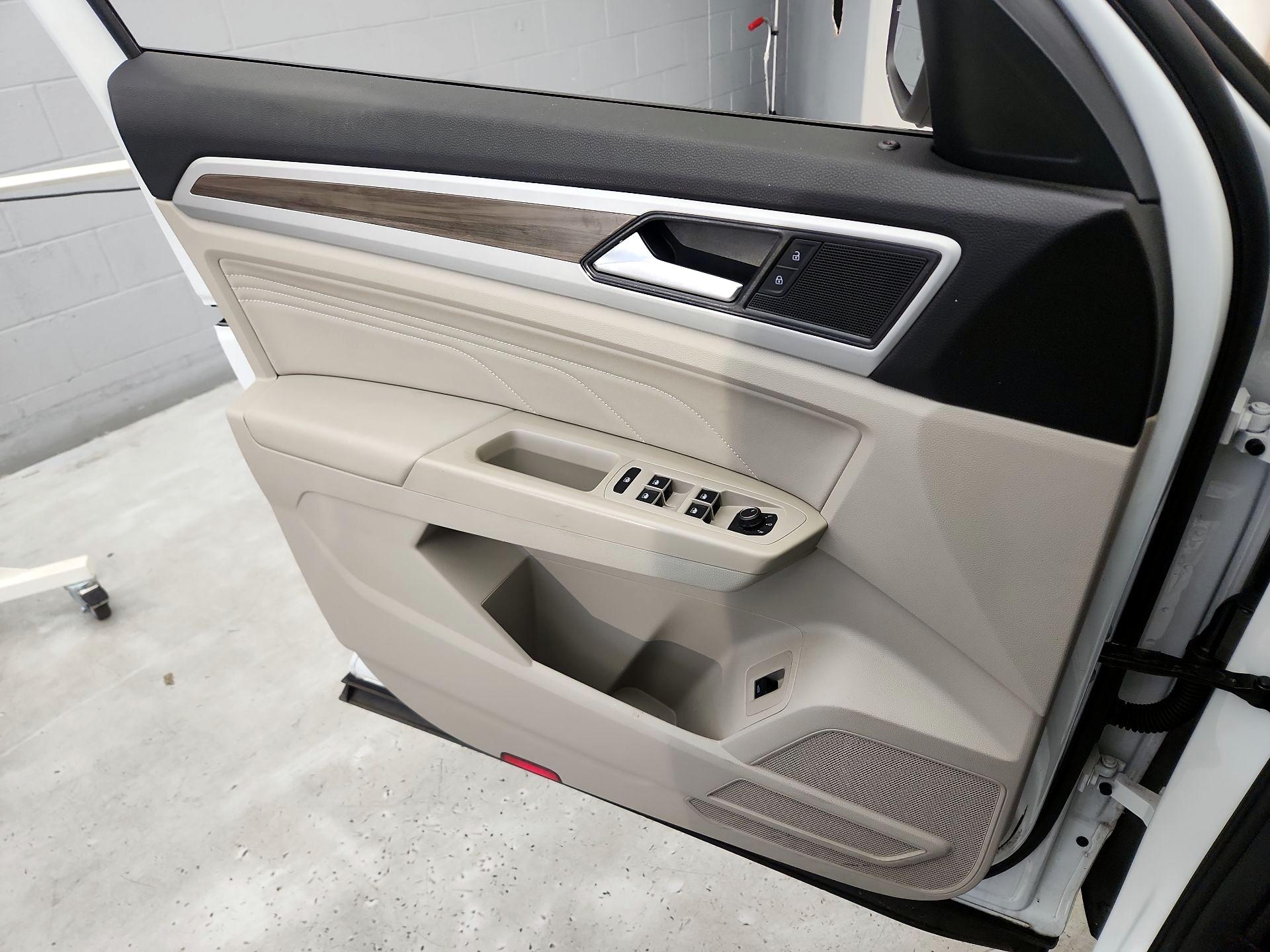 Thumbnail: 2021 Volkswagen Atlas - 12