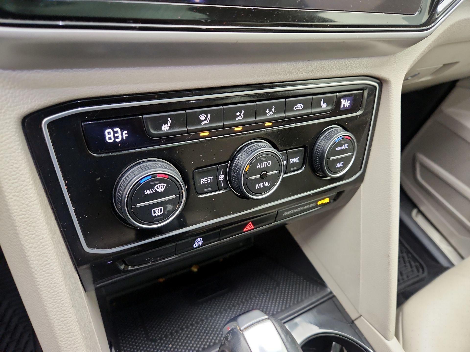 Thumbnail: 2021 Volkswagen Atlas - 16