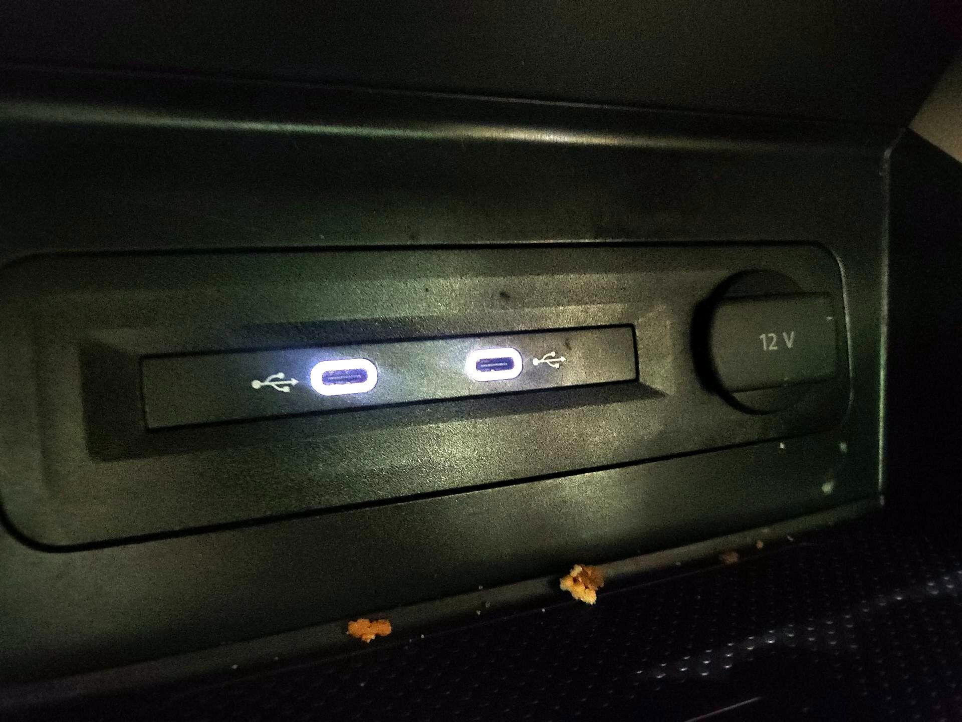 Thumbnail: 2021 Volkswagen Atlas - 18