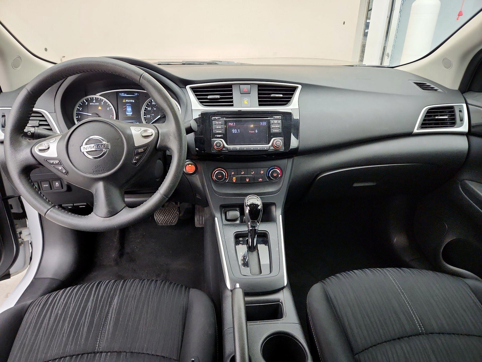 Thumbnail: 2017 Nissan Sentra - 9