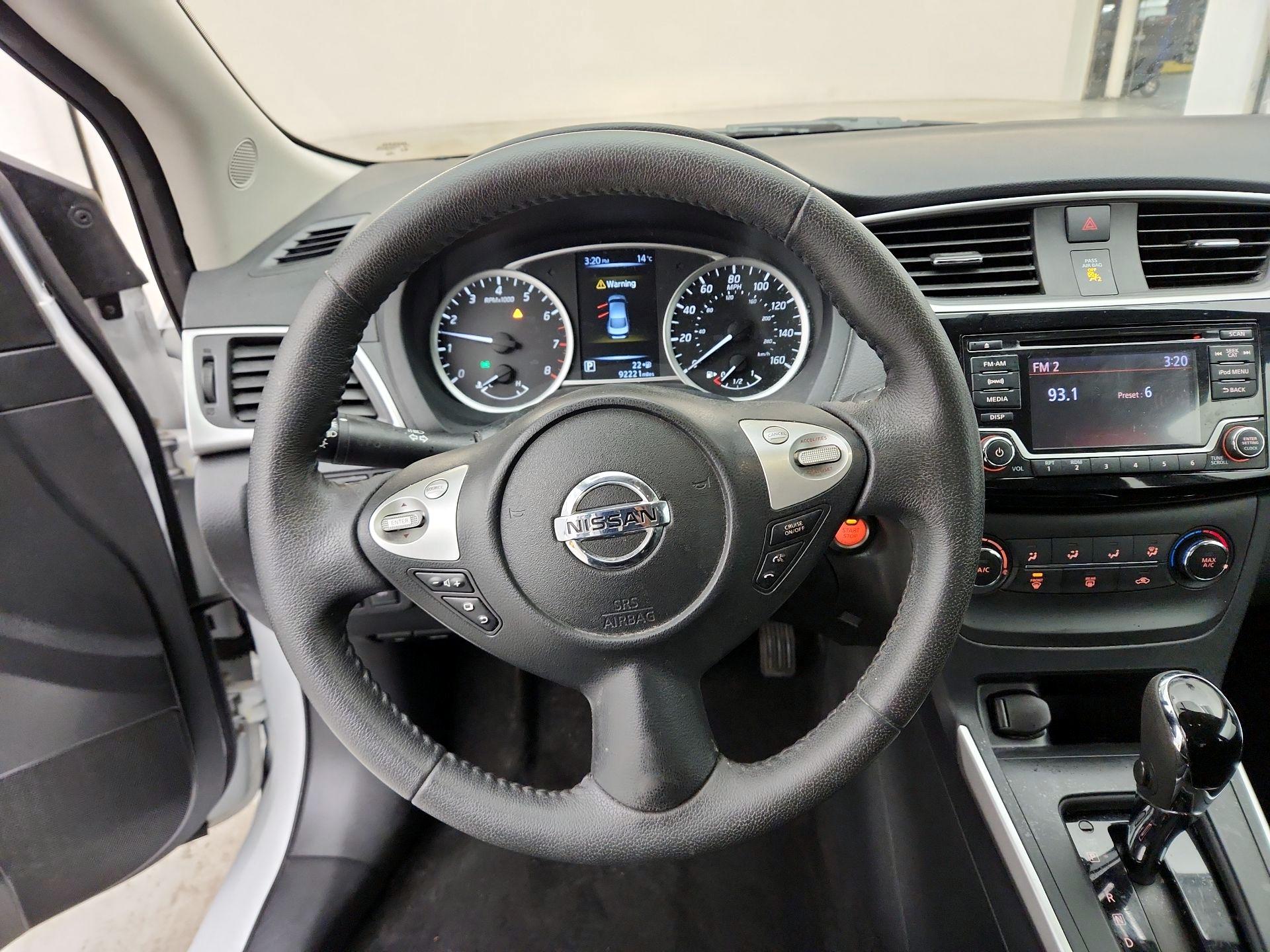 Thumbnail: 2017 Nissan Sentra - 10